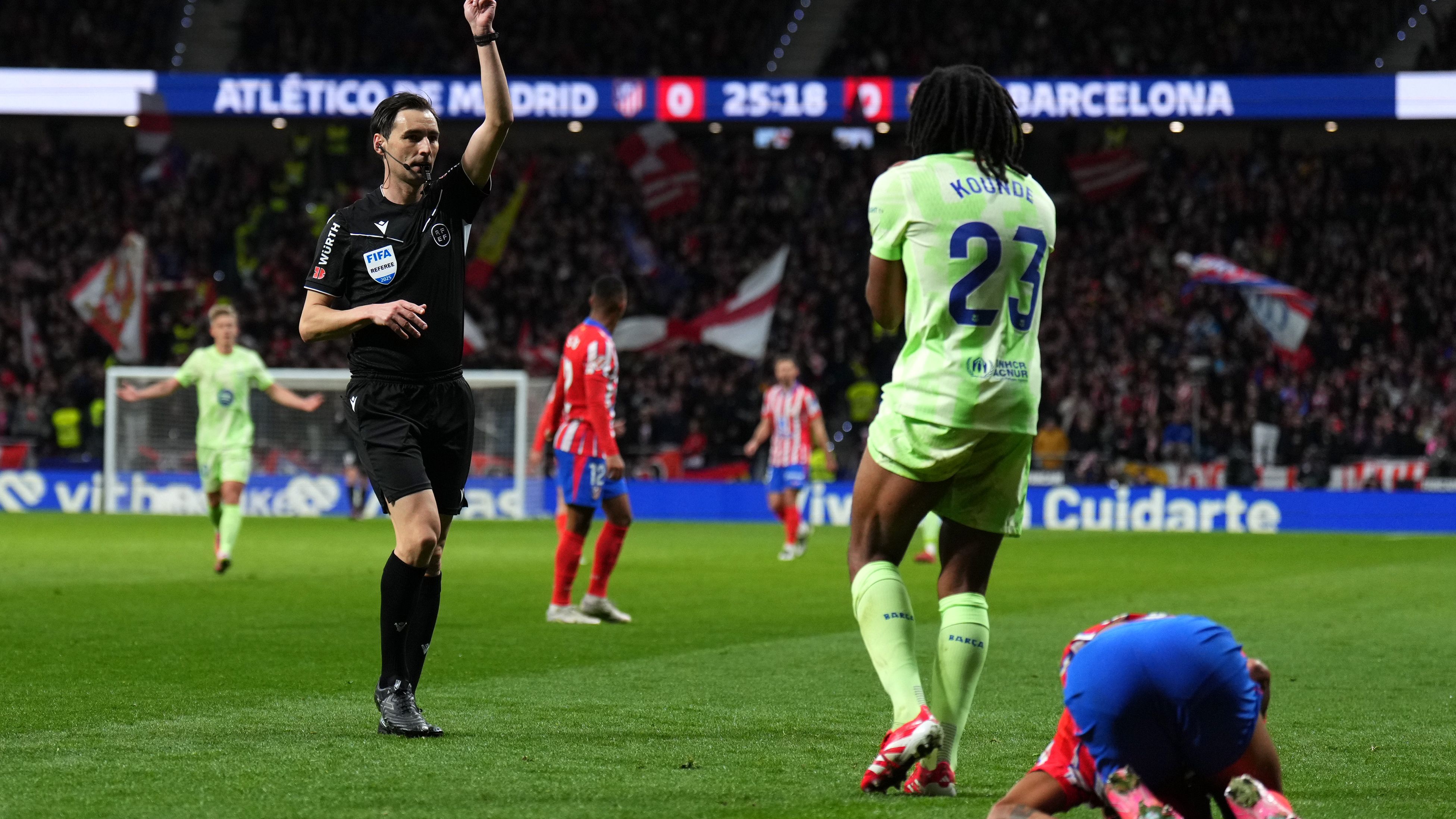 Jules Kounde Barcelona 2025