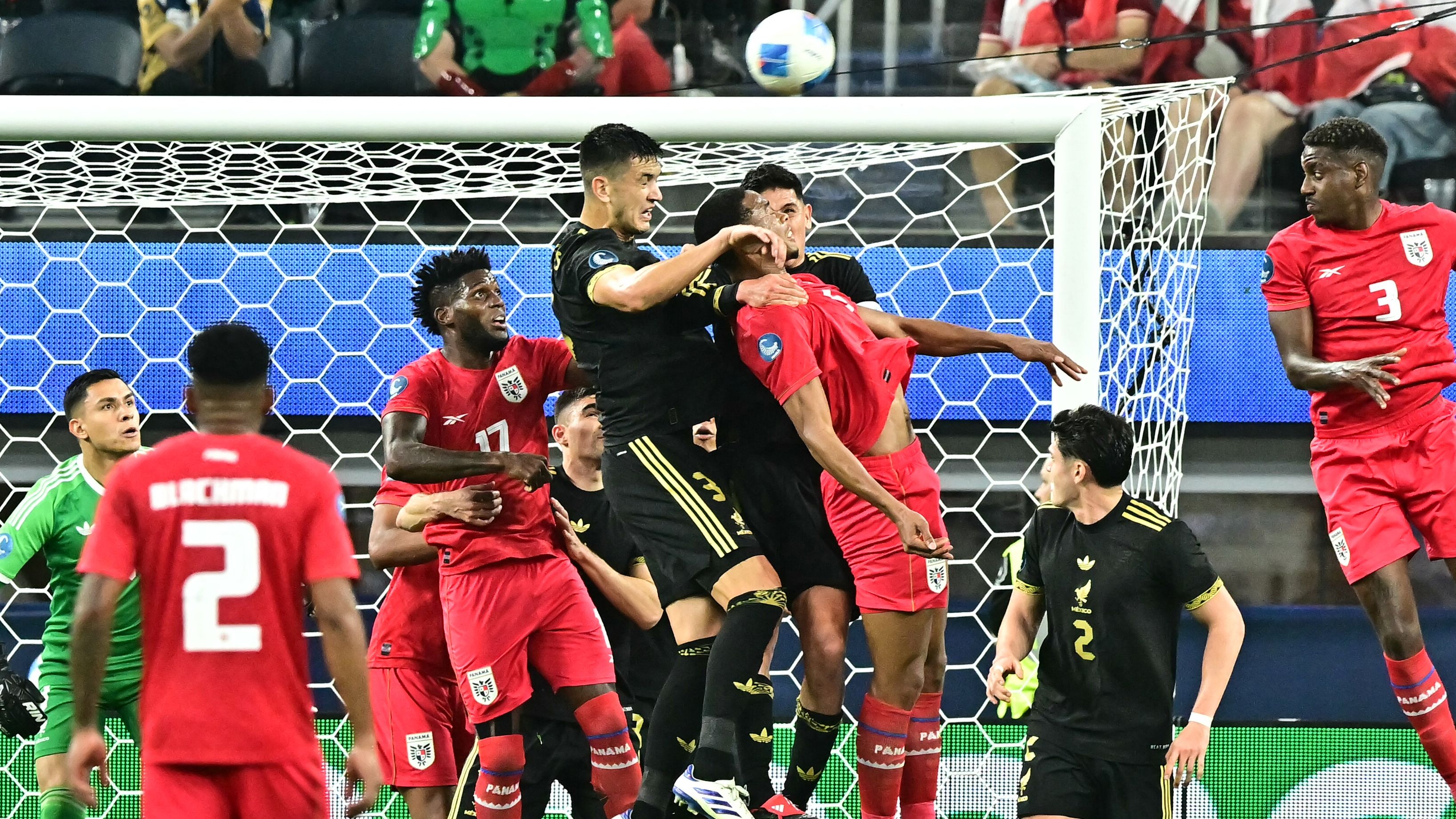 FBL-CONCACAF-NATIONS-MEX-PAN