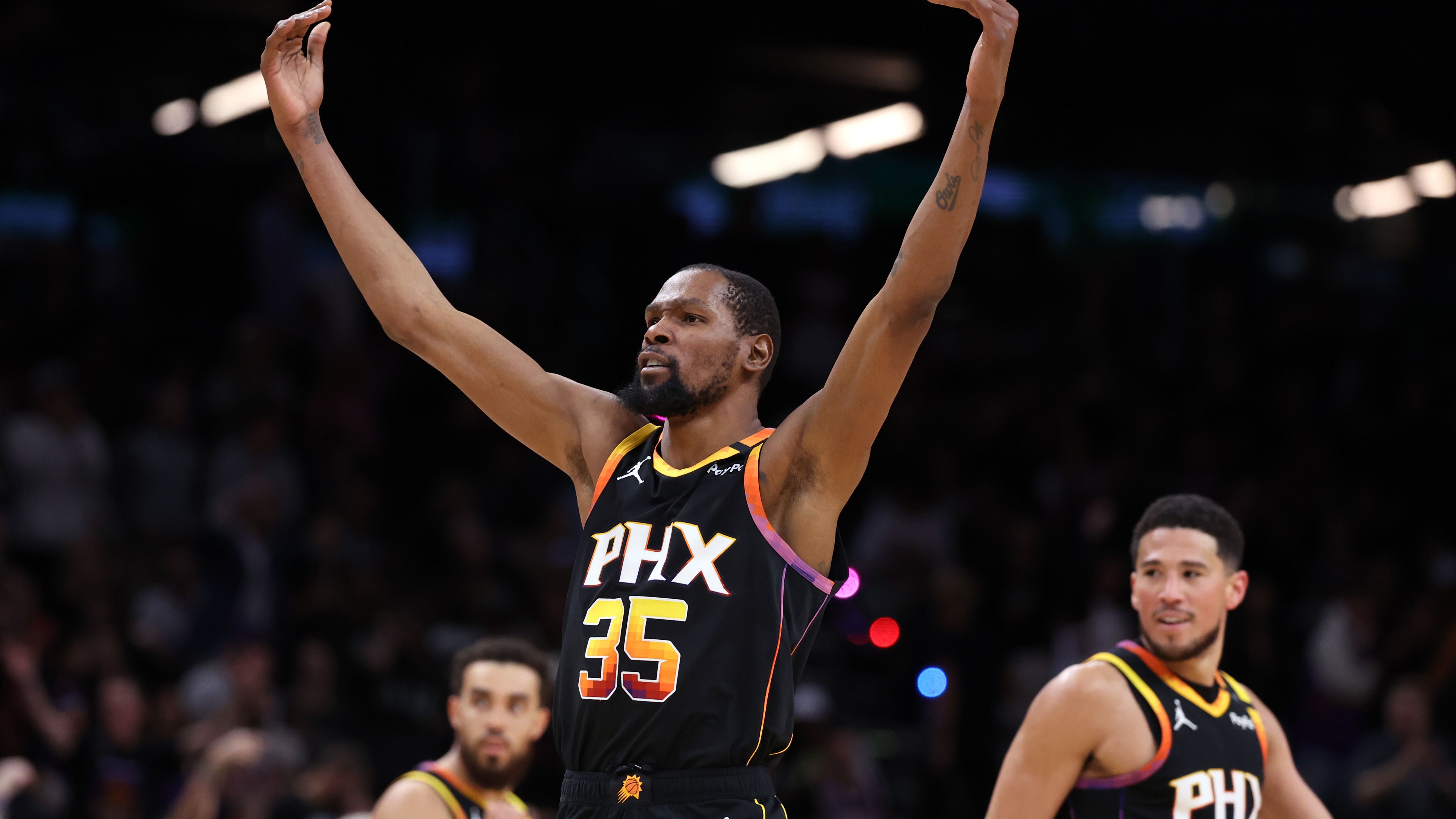 Cleveland Cavaliers v Phoenix Suns