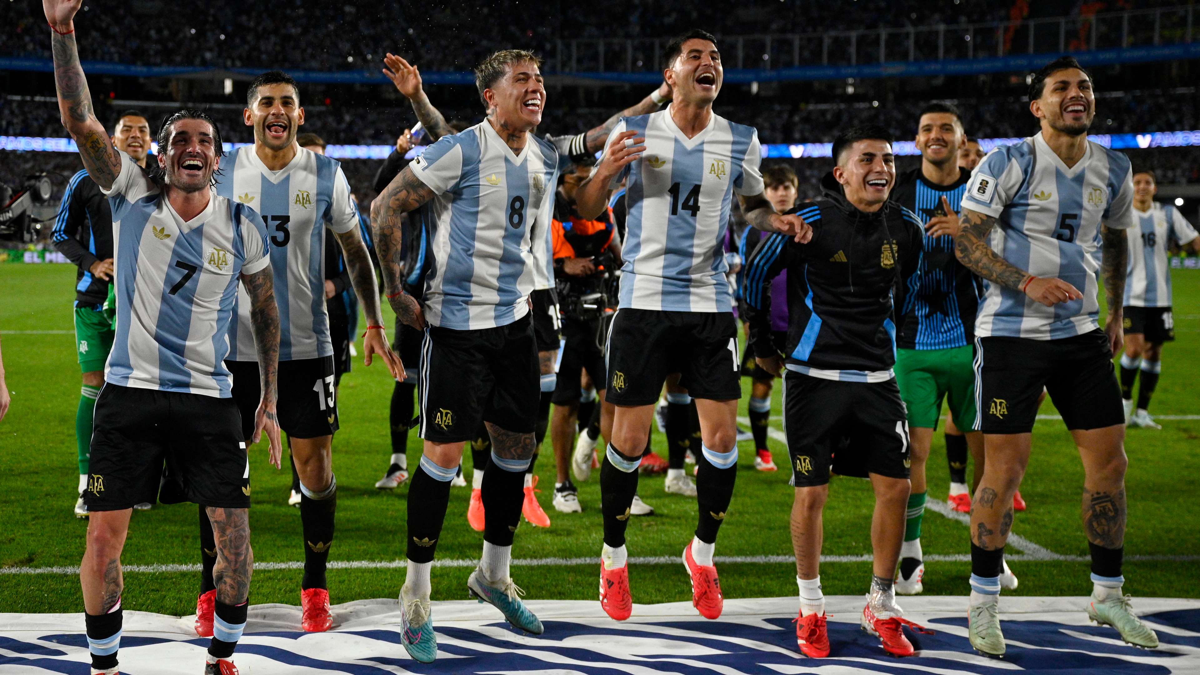 TOPSHOT-FBL-WC-2026-SAMERICA-QUALIFIERS-ARG-BRA