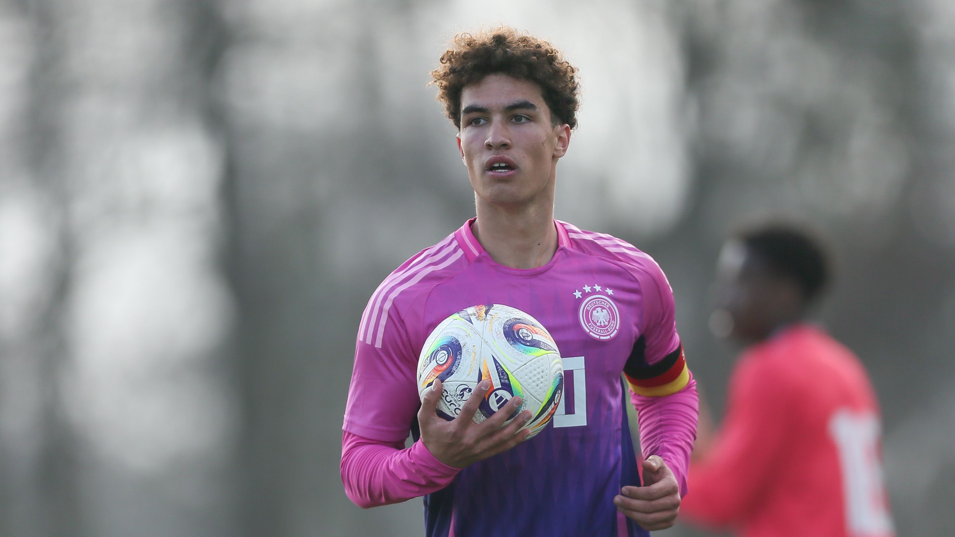 'Like being in a movie!' - Noah Darvich reflects on 'playing with 'childhood idols' at Barcelona as teen midfielder prepares for new Stuttgart adventure | Goal.com UK