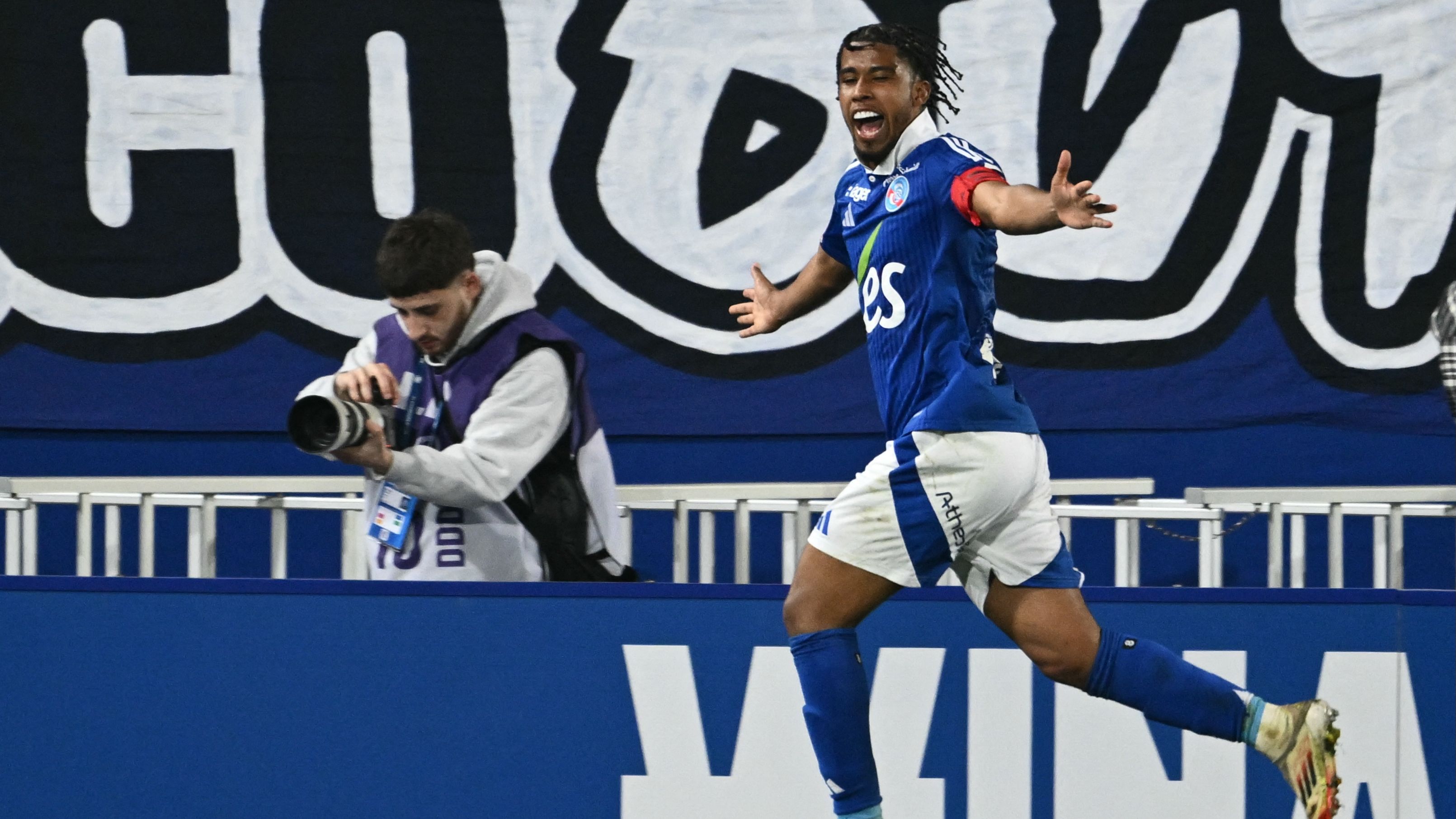 FBL-FRA-LIGUE1-STRASBOURG-LYON