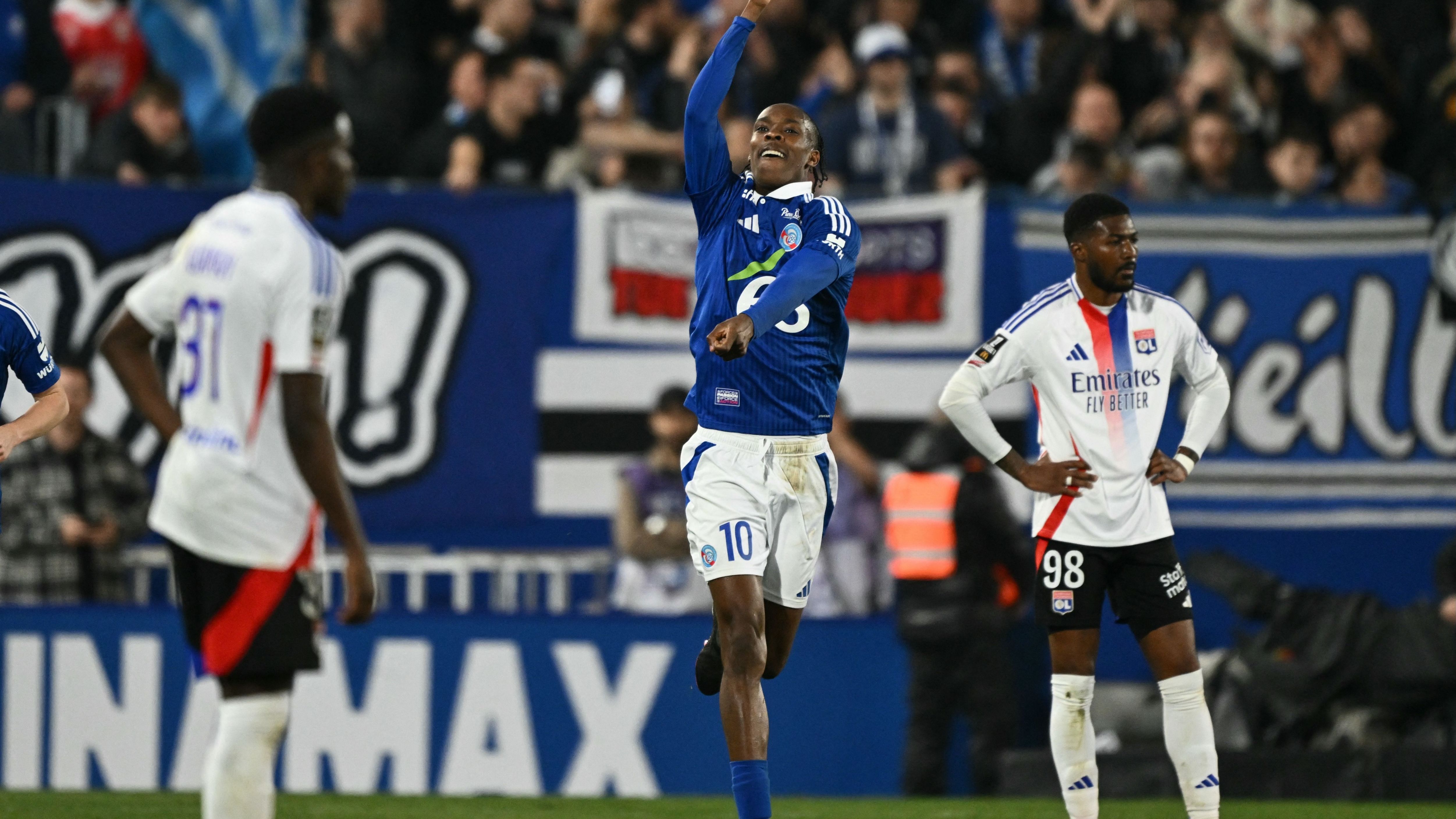 FBL-FRA-LIGUE1-STRASBOURG-LYON