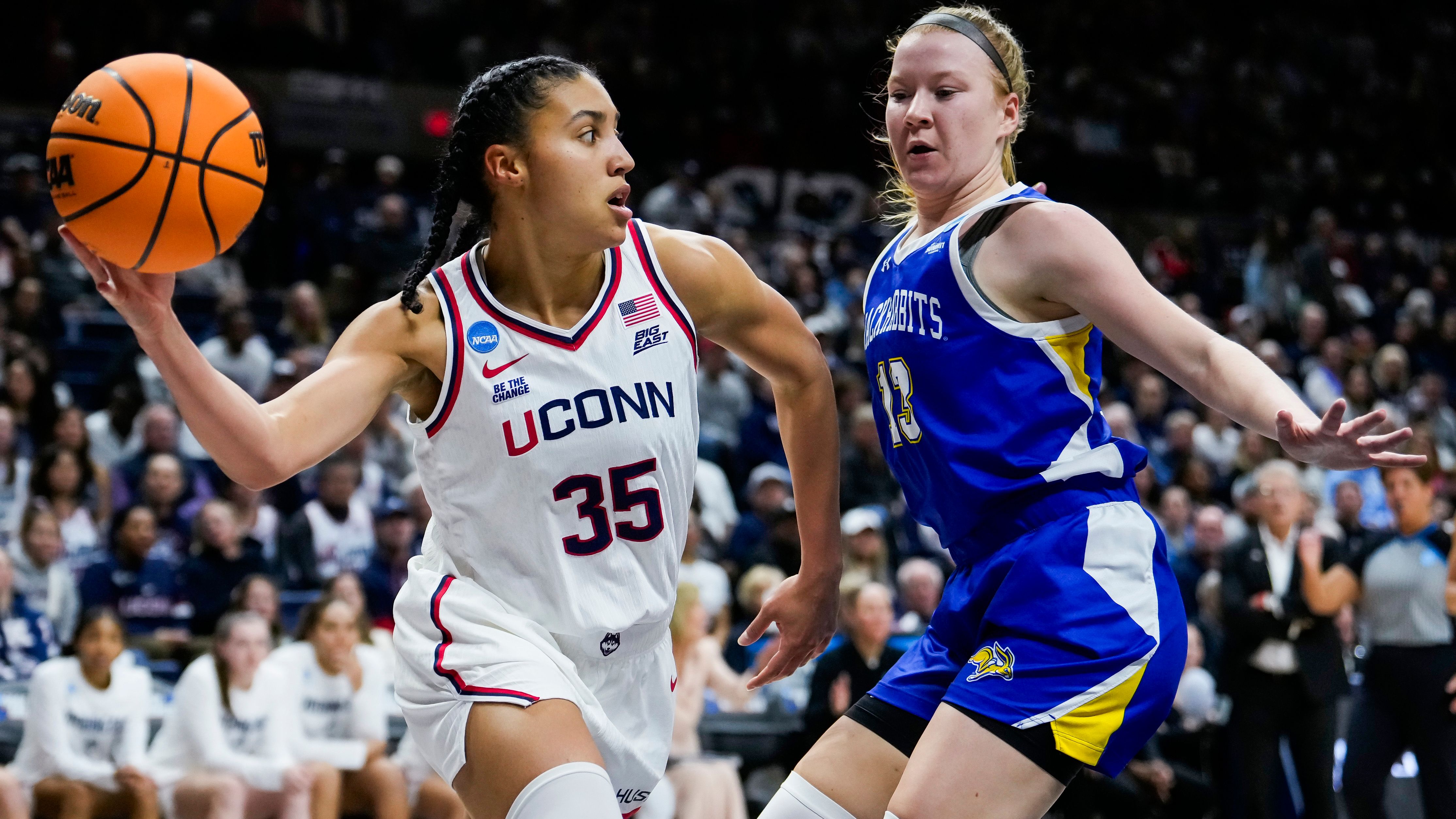 South Dakota State v Connecticut