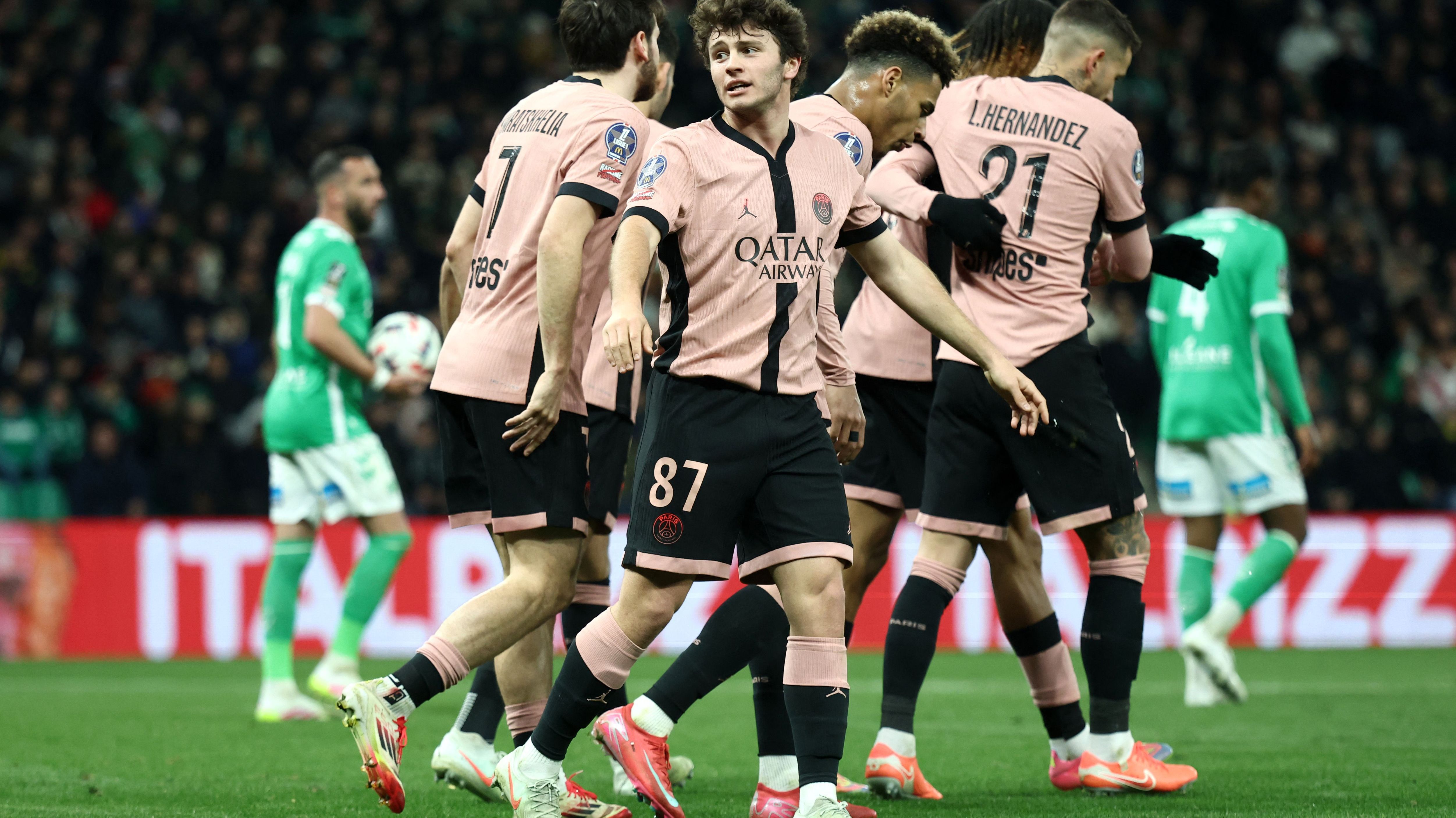 FBL-FRA-LIGUE1-SAINT-ETIENNE-PSG