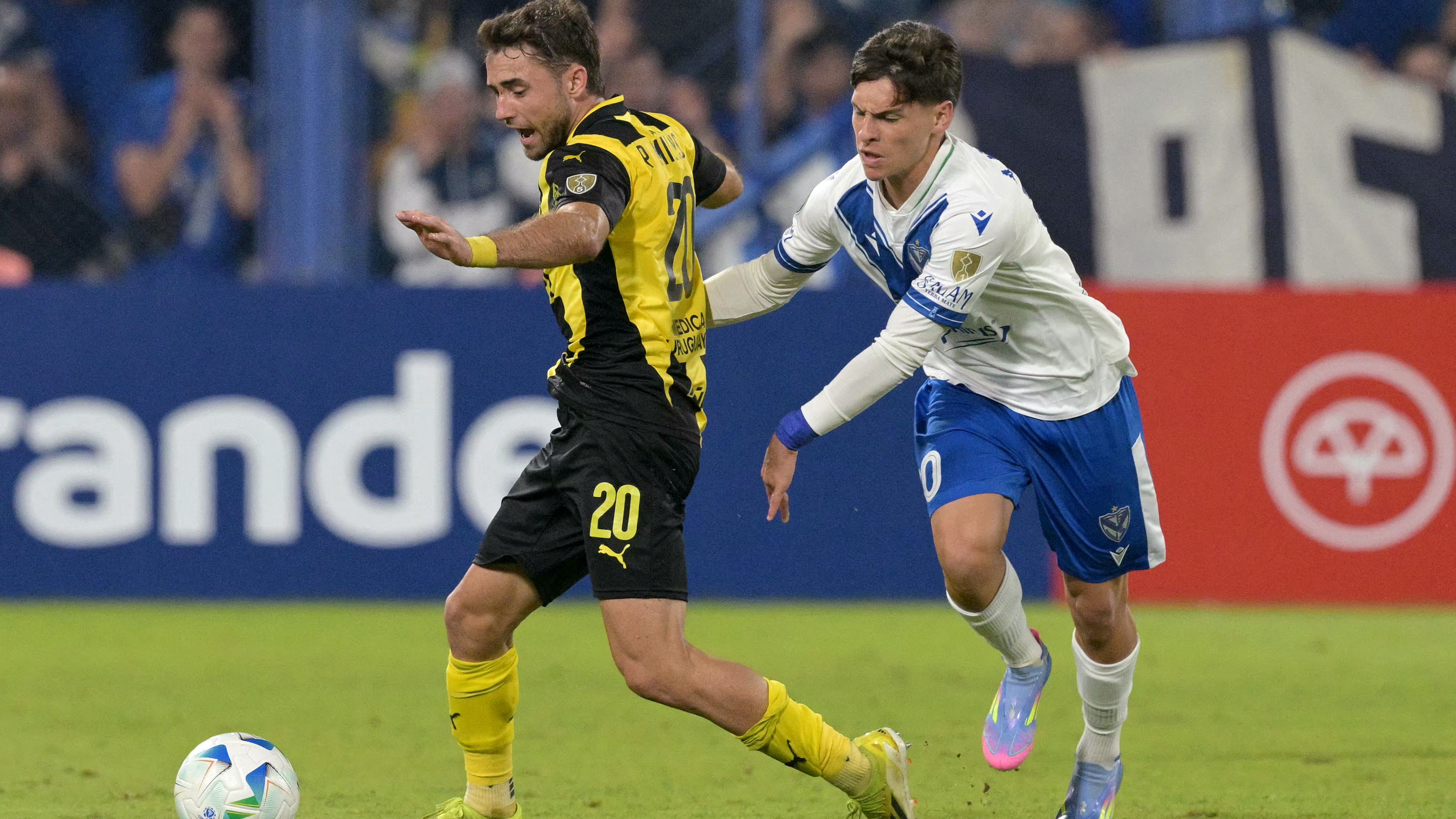 FBL-LIBERTADORES-VELEZ-PENAROL