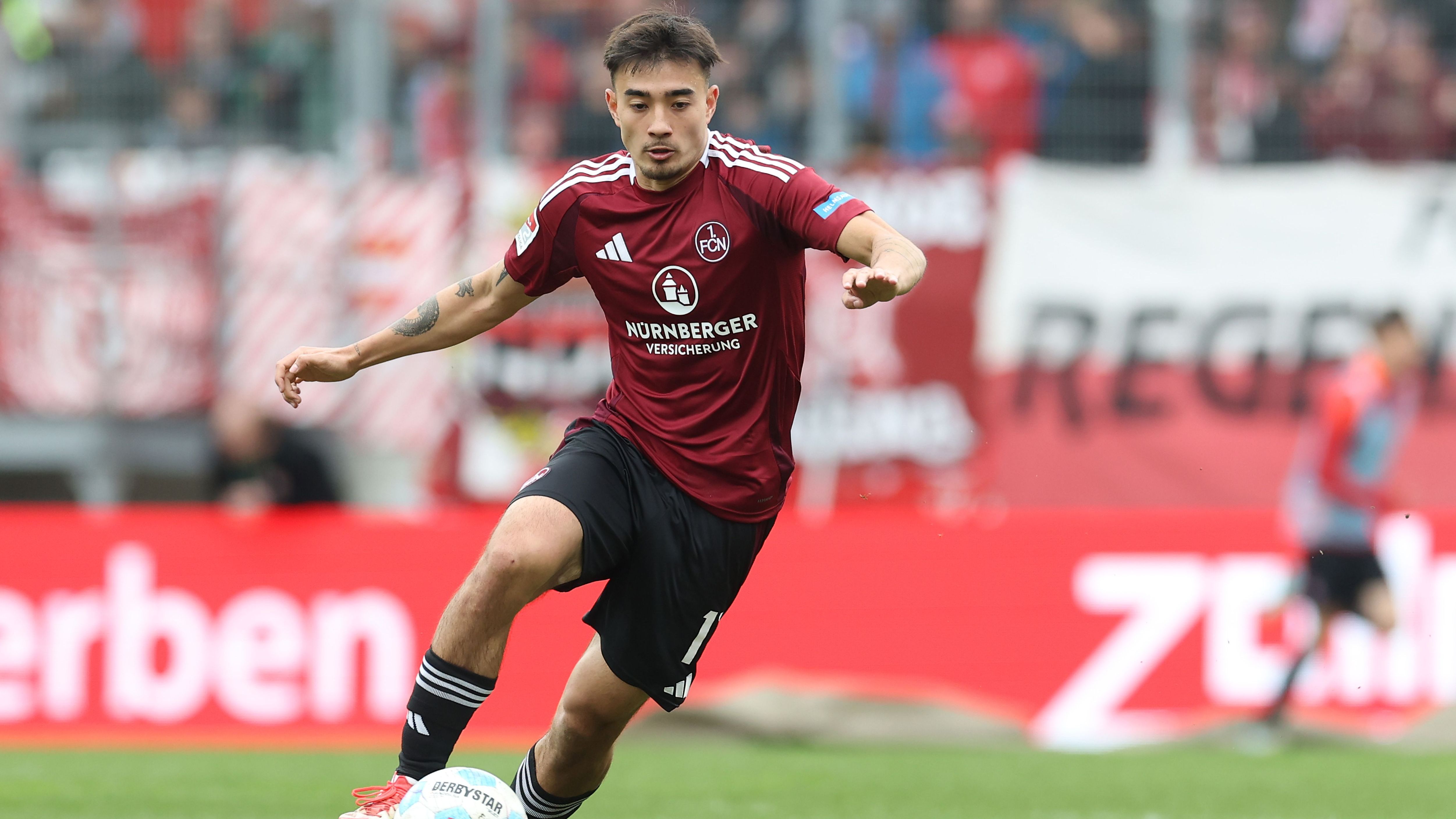 SSV Jahn Regensburg v 1. FC Nürnberg - Second Bundesliga