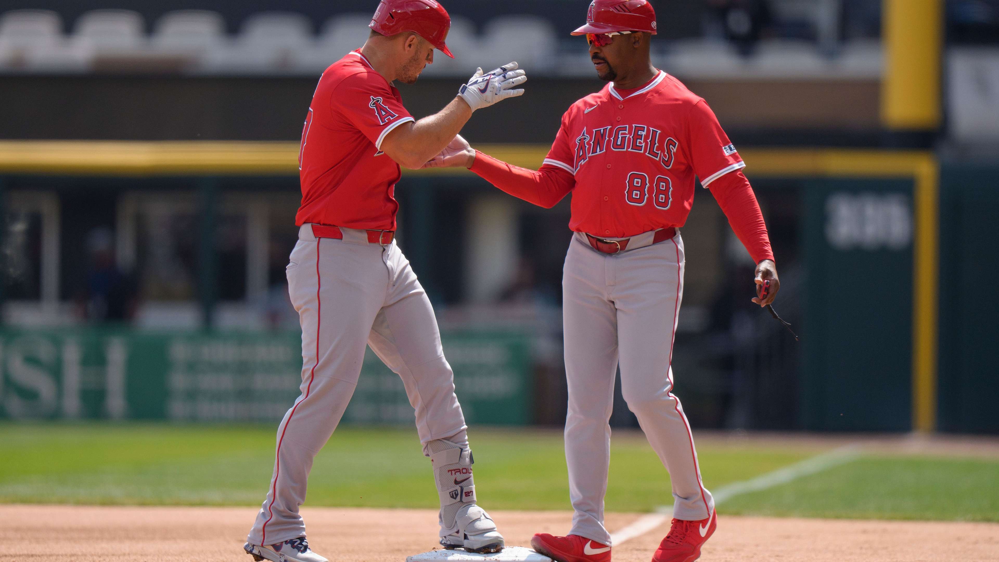 Los Angeles Angels v Chicago White Sox