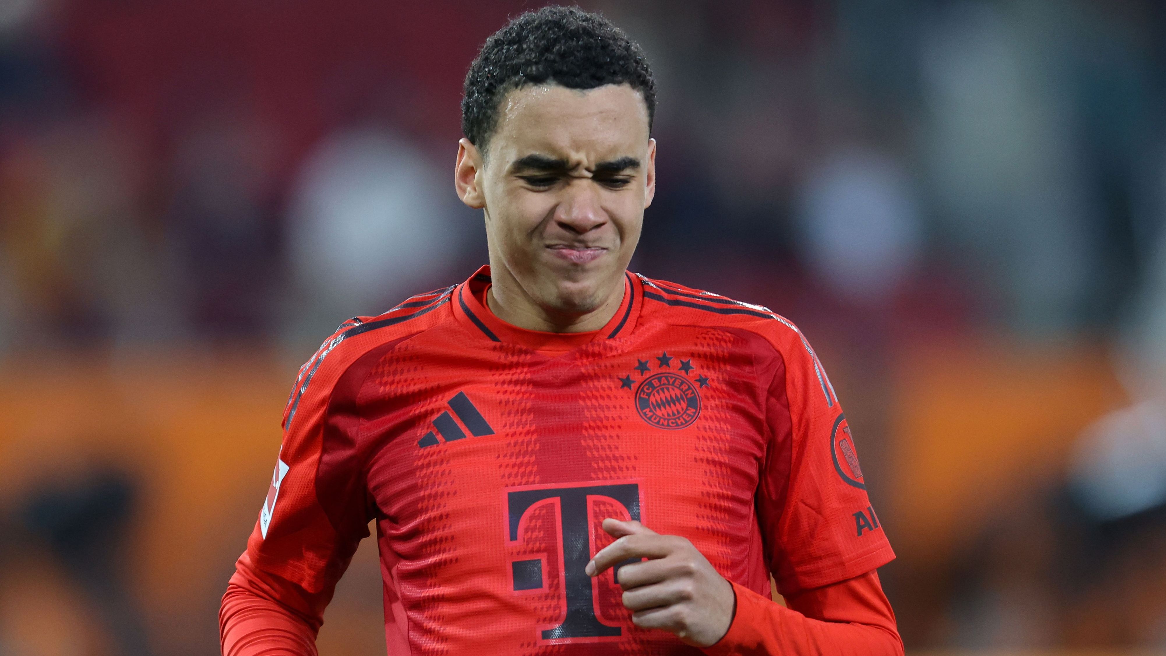 FBL-GER-BUNDESLIGA-AUGSBURG-BAYERN MUNICH