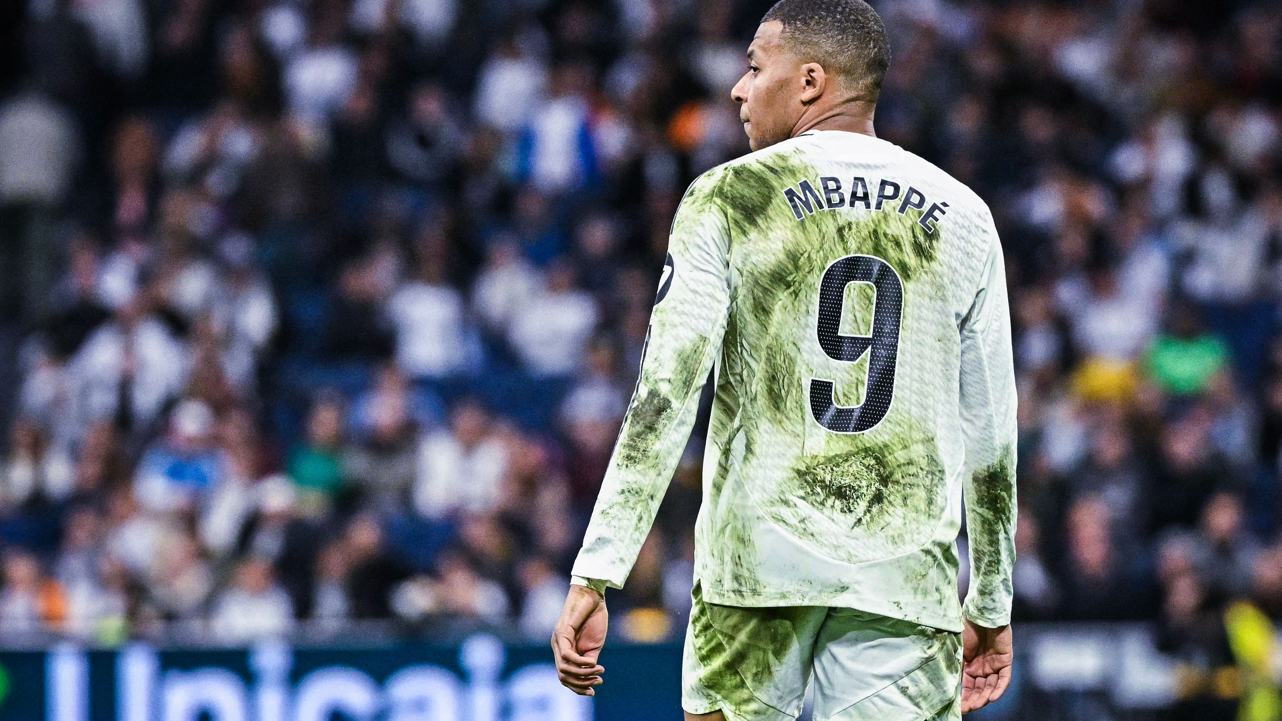 TOPSHOT-FBL-ESP-LIGA-REAL MADRID-VALENCIA