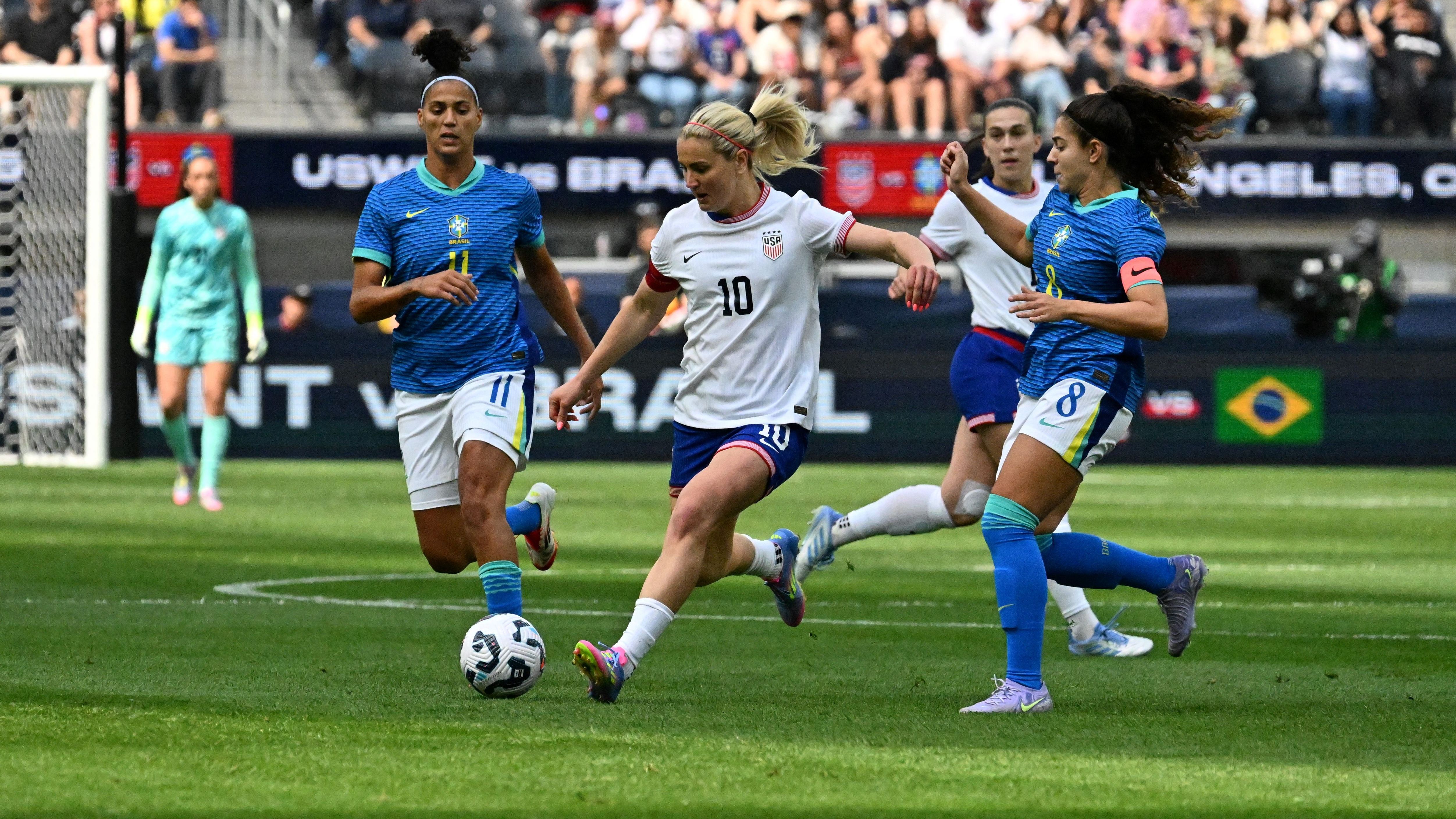 FBL-WOMEN-FRIENDLY-USA-BRAZIL