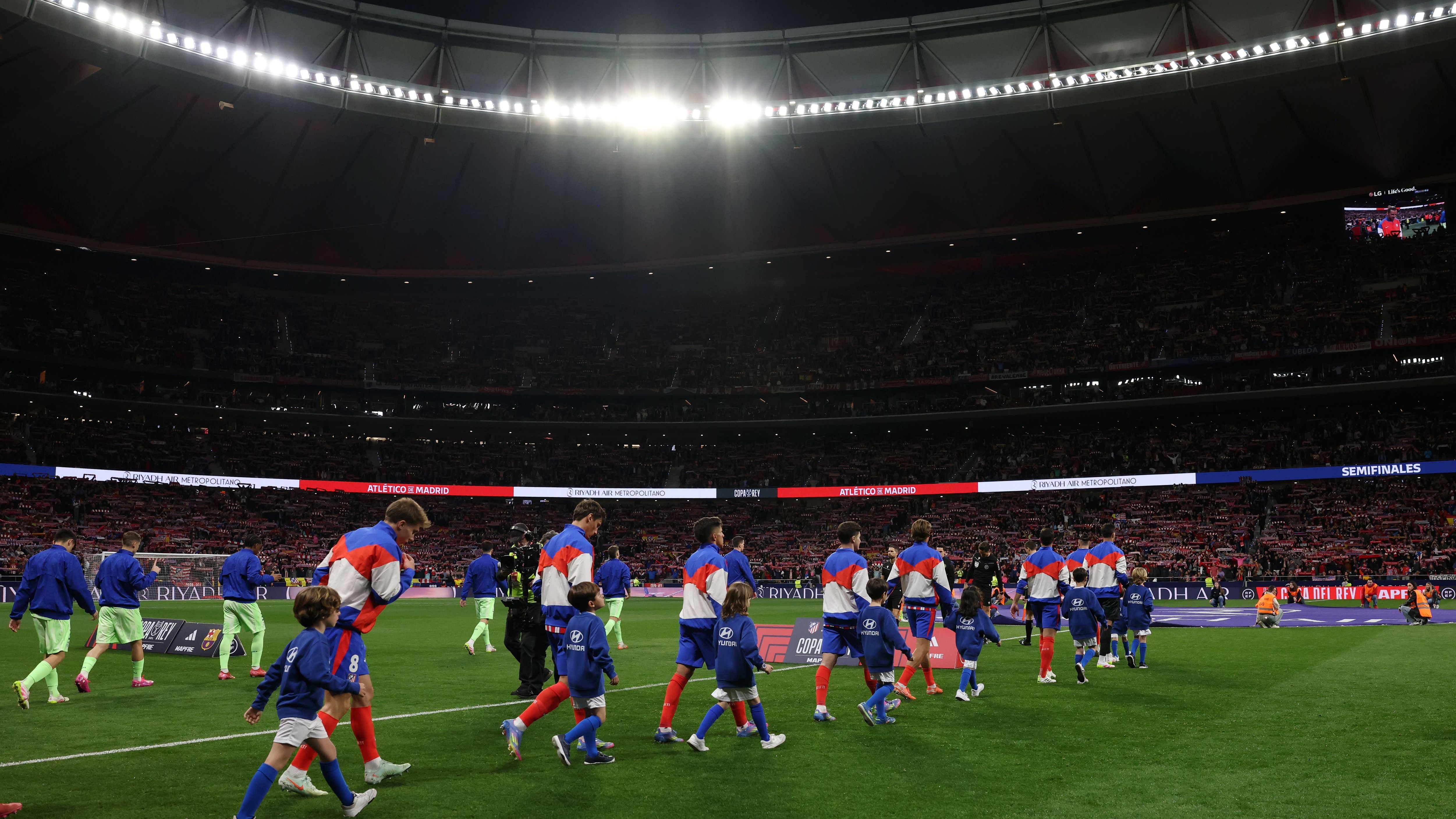 Atletico de Madrid v FC Barcelona - Copa del Rey