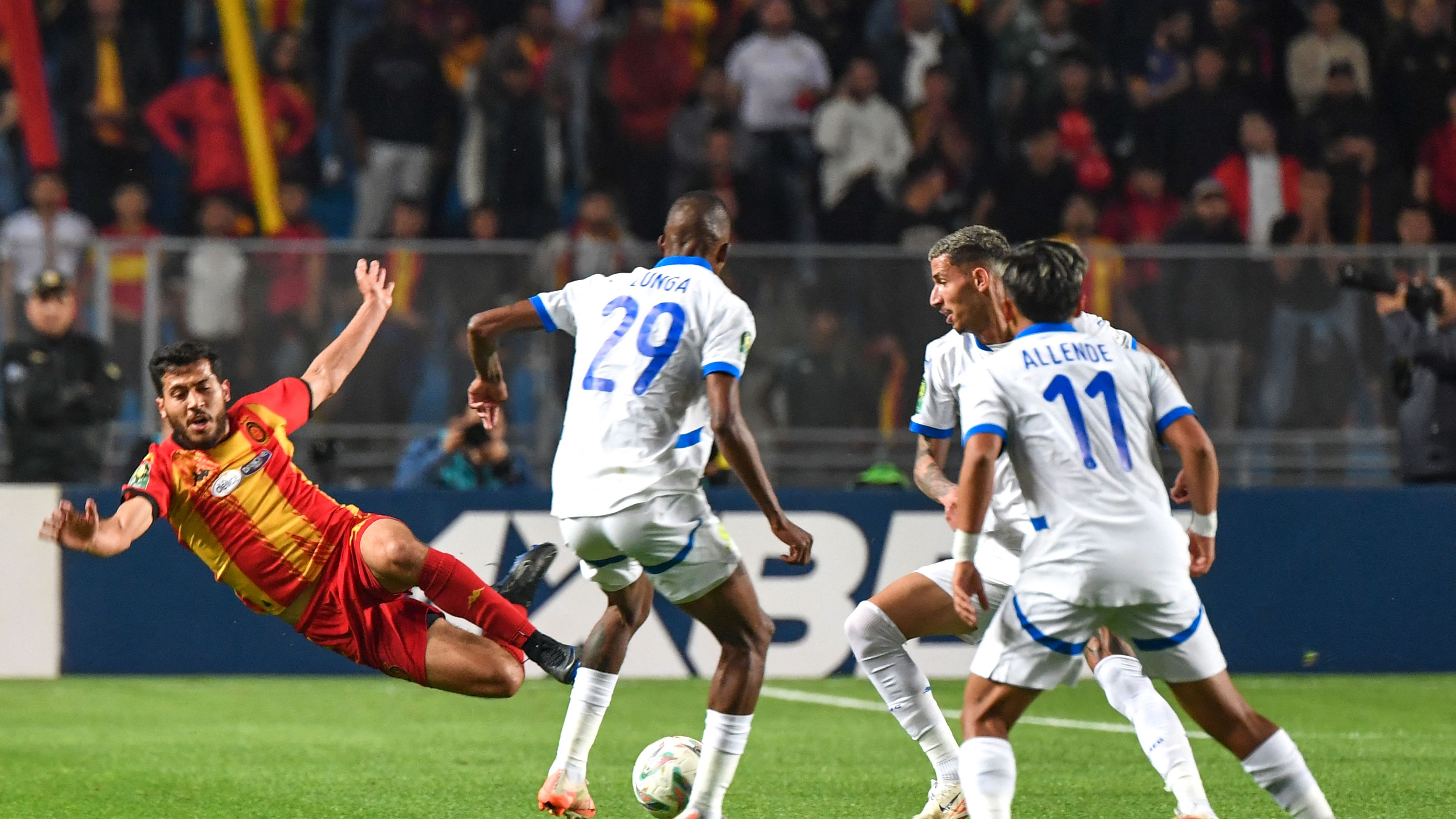 CORRECTION / FBL-CAF-C1-ESPERANCE-SUNDOWNS