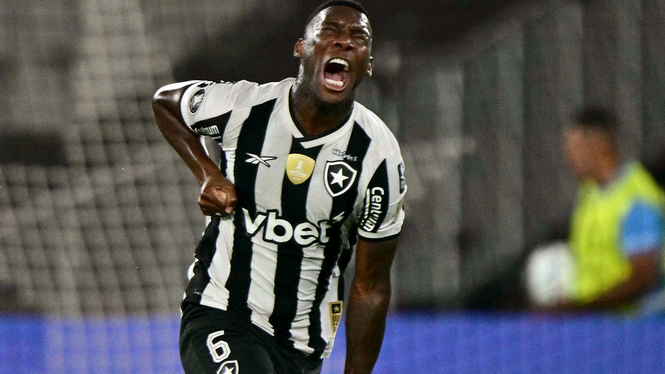 TOPSHOT-FBL-LIBERTADORES-BOTAFOGO-CARABOBO