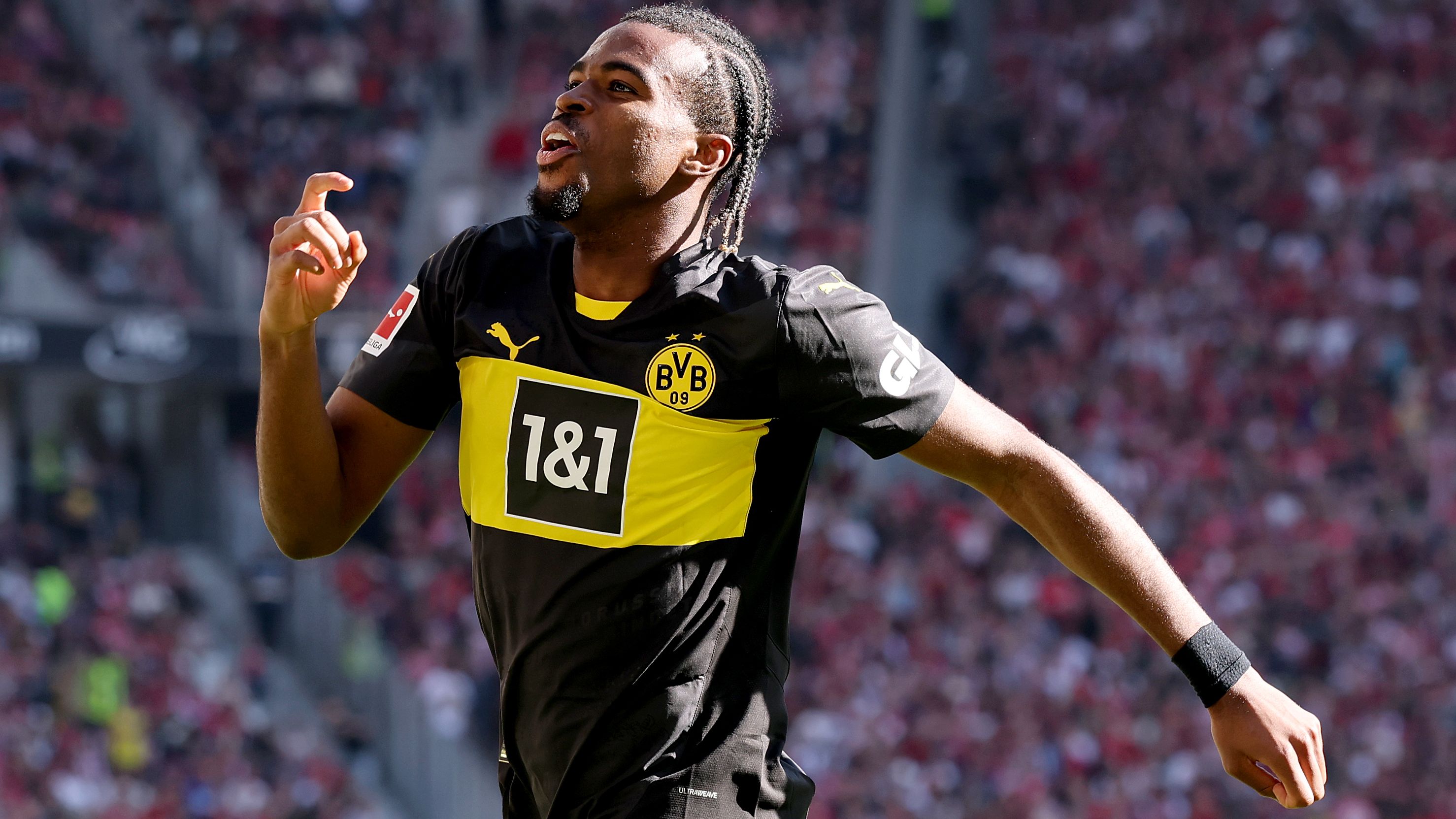 Sport-Club Freiburg v Borussia Dortmund - Bundesliga