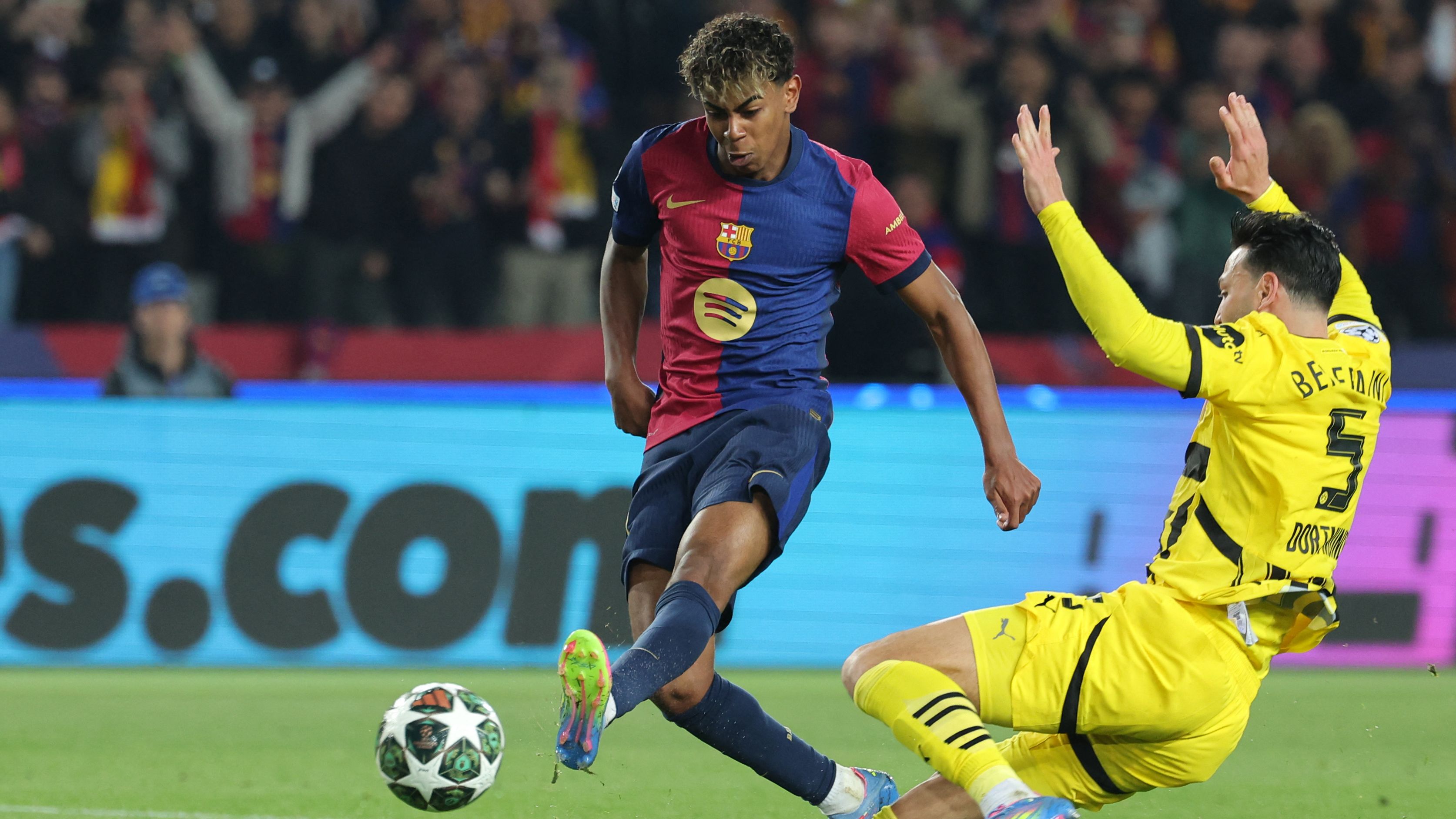 TOPSHOT-FBL-EUR-C1-BARCELONA-BORUSSIA DORTMUND