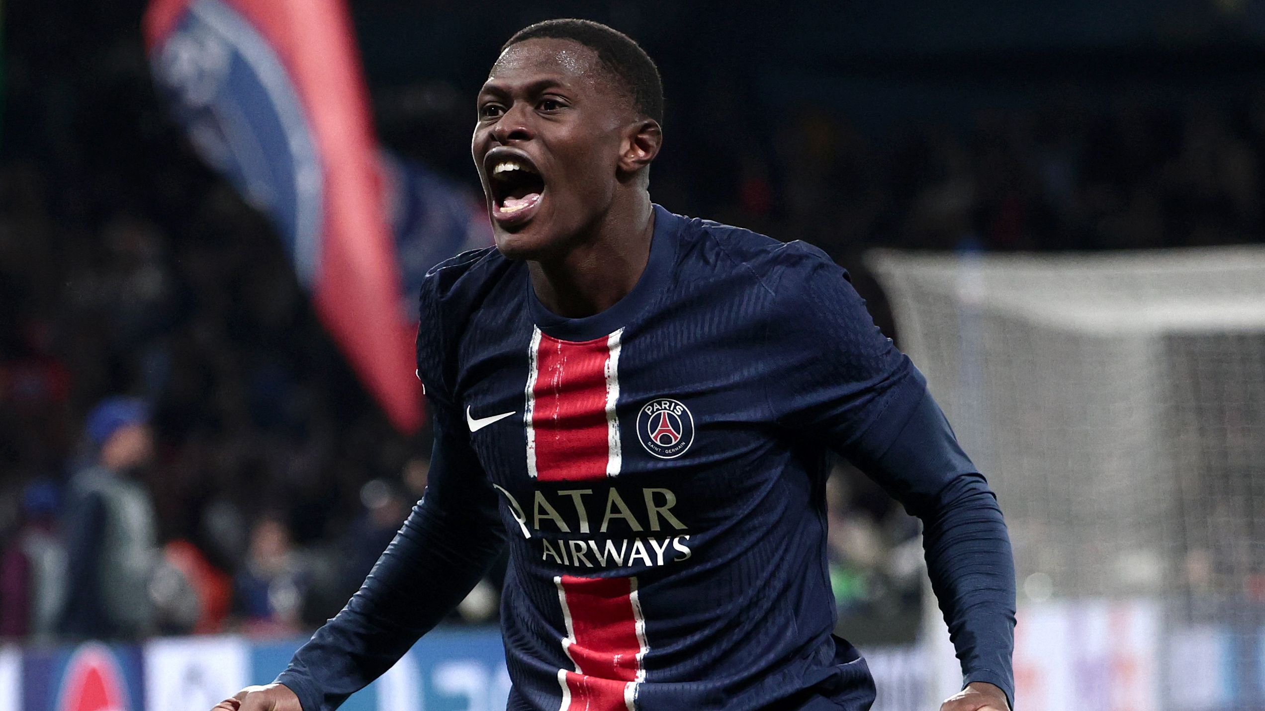 TOPSHOT-FBL-EUR-C1-PSG-ASTON VILLA