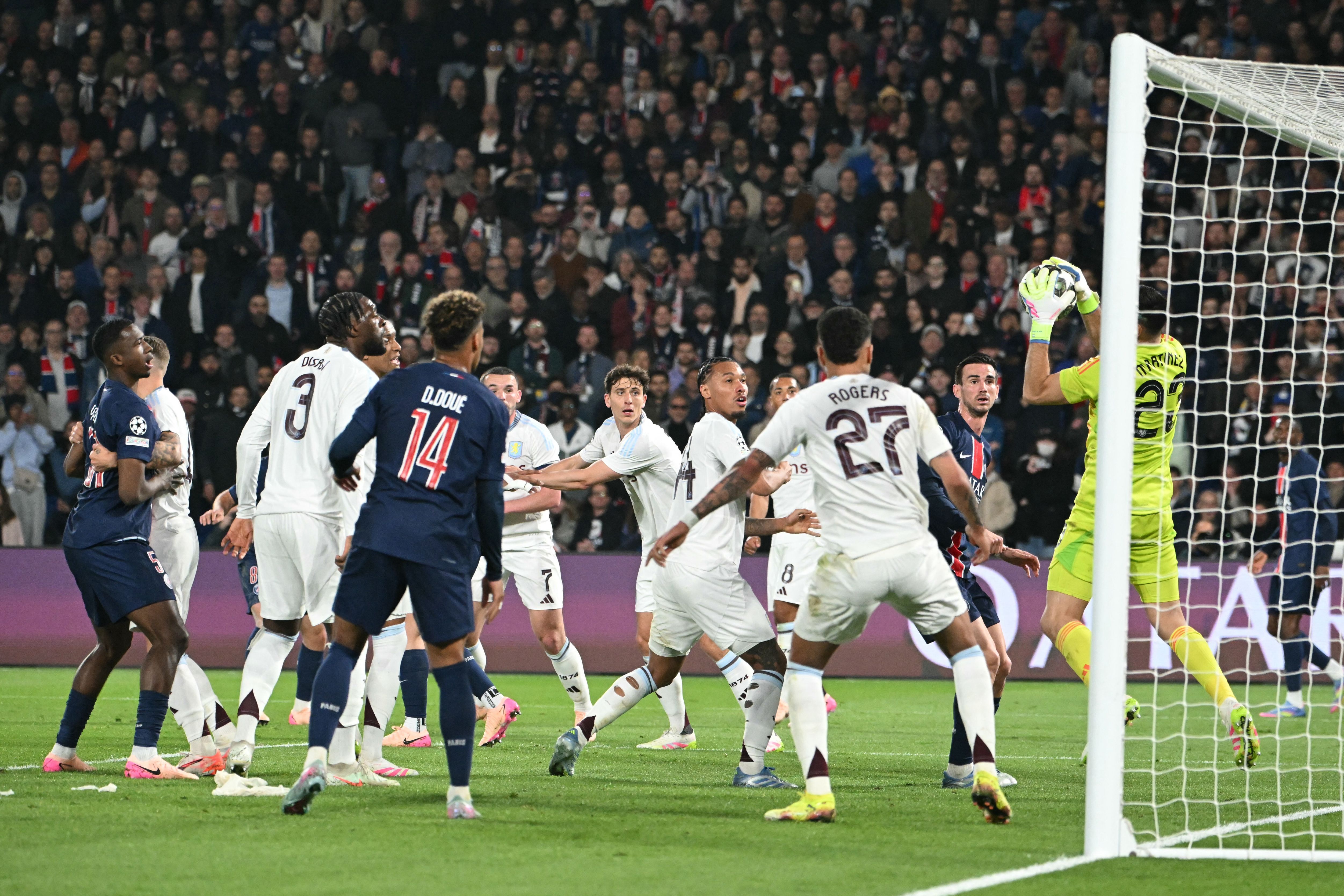 TOPSHOT-FBL-EUR-C1-PSG-ASTON VILLA