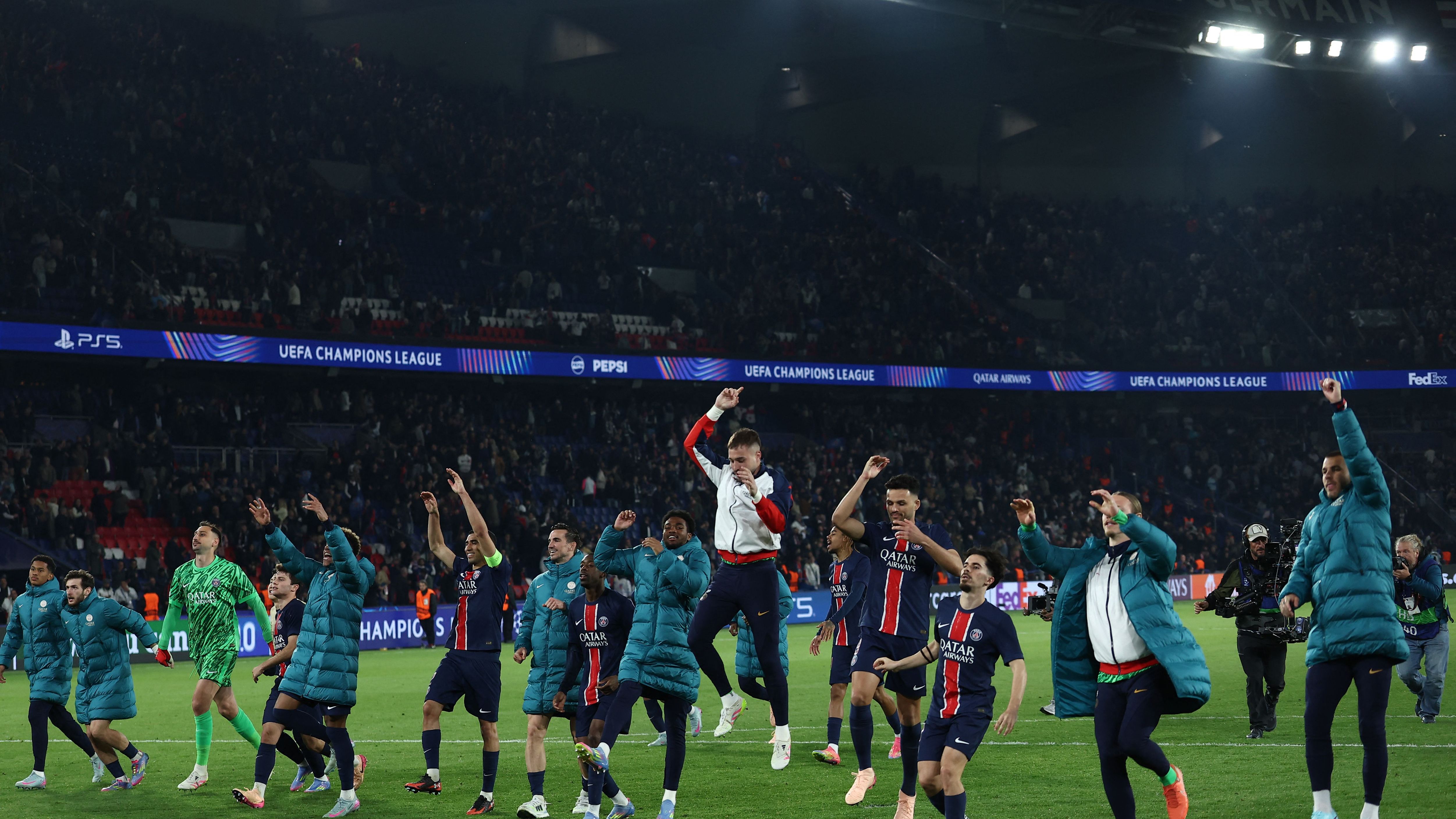 FBL-EUR-C1-PSG-ASTON VILLA