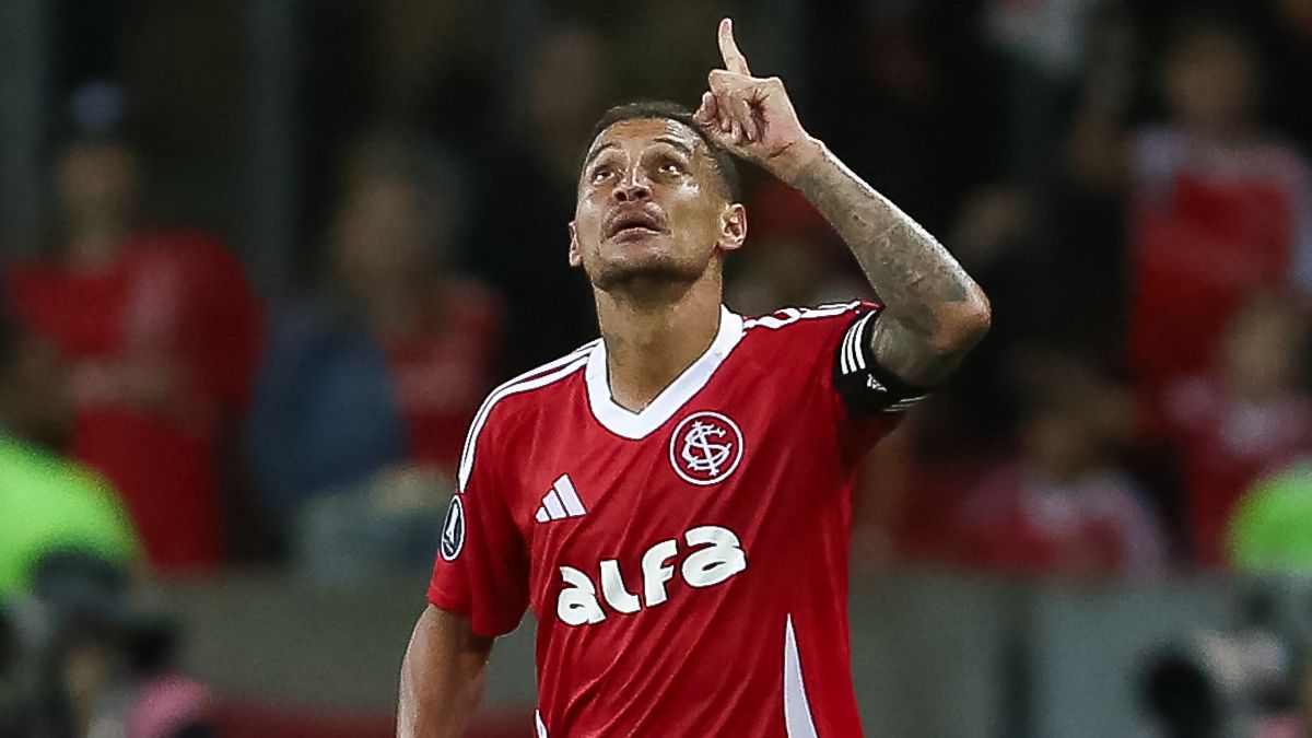 Internacional v Atletico Nacional - Copa CONMEBOL Libertadores 2025