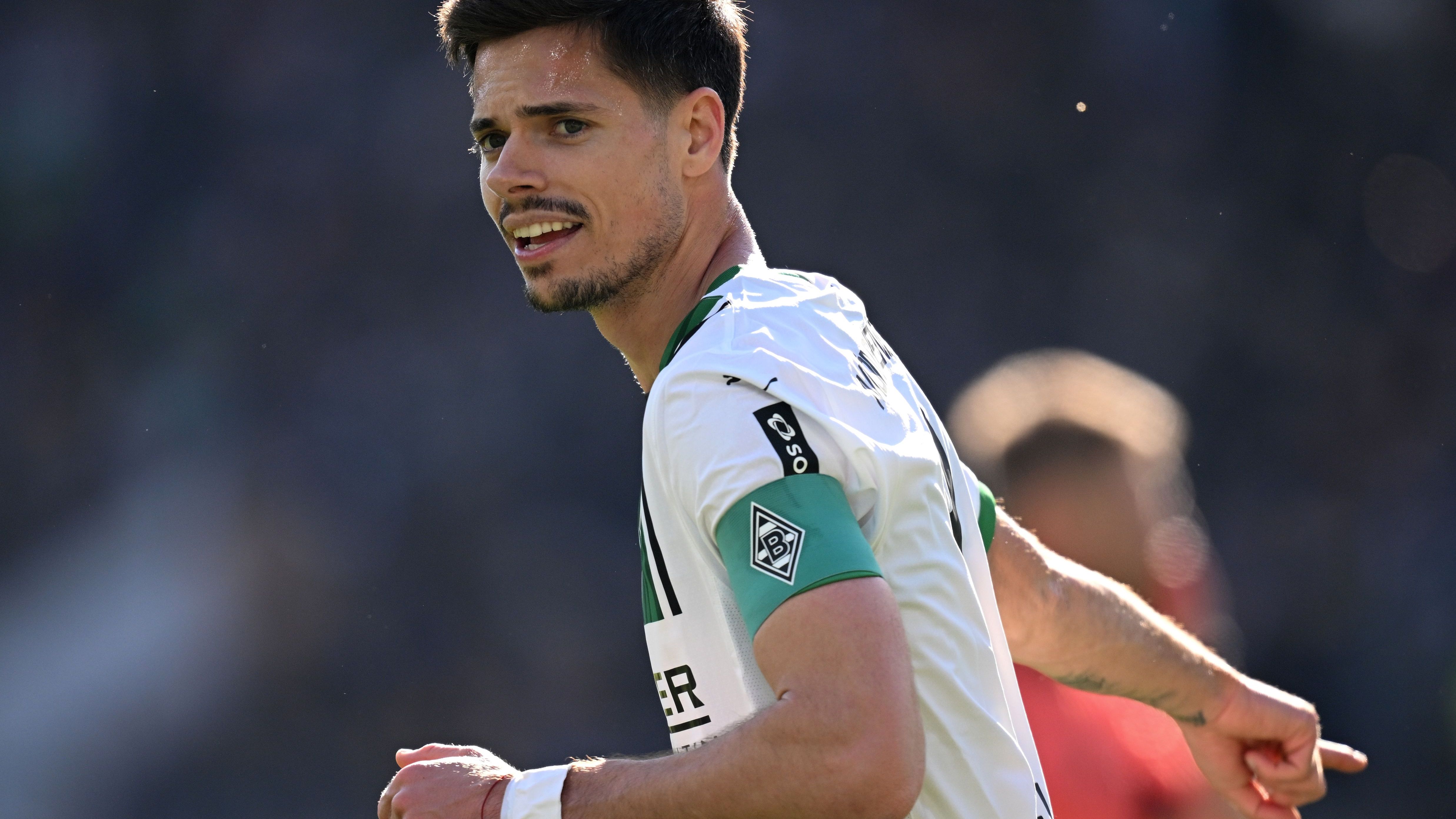 FC St. Pauli 1910 v Borussia Mönchengladbach - Bundesliga