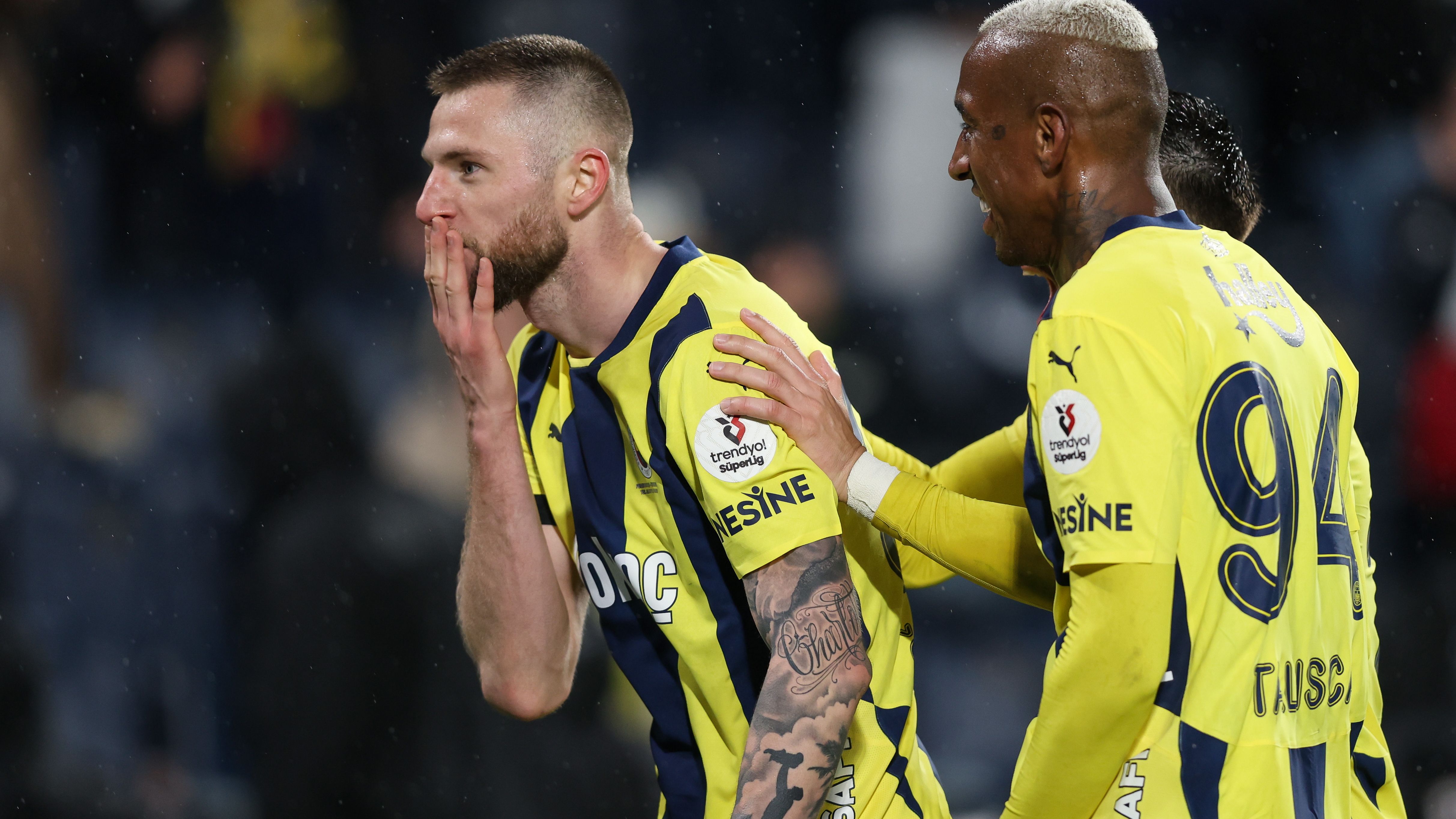 Fenerbahce v Trabzonspor - Turkish Super League