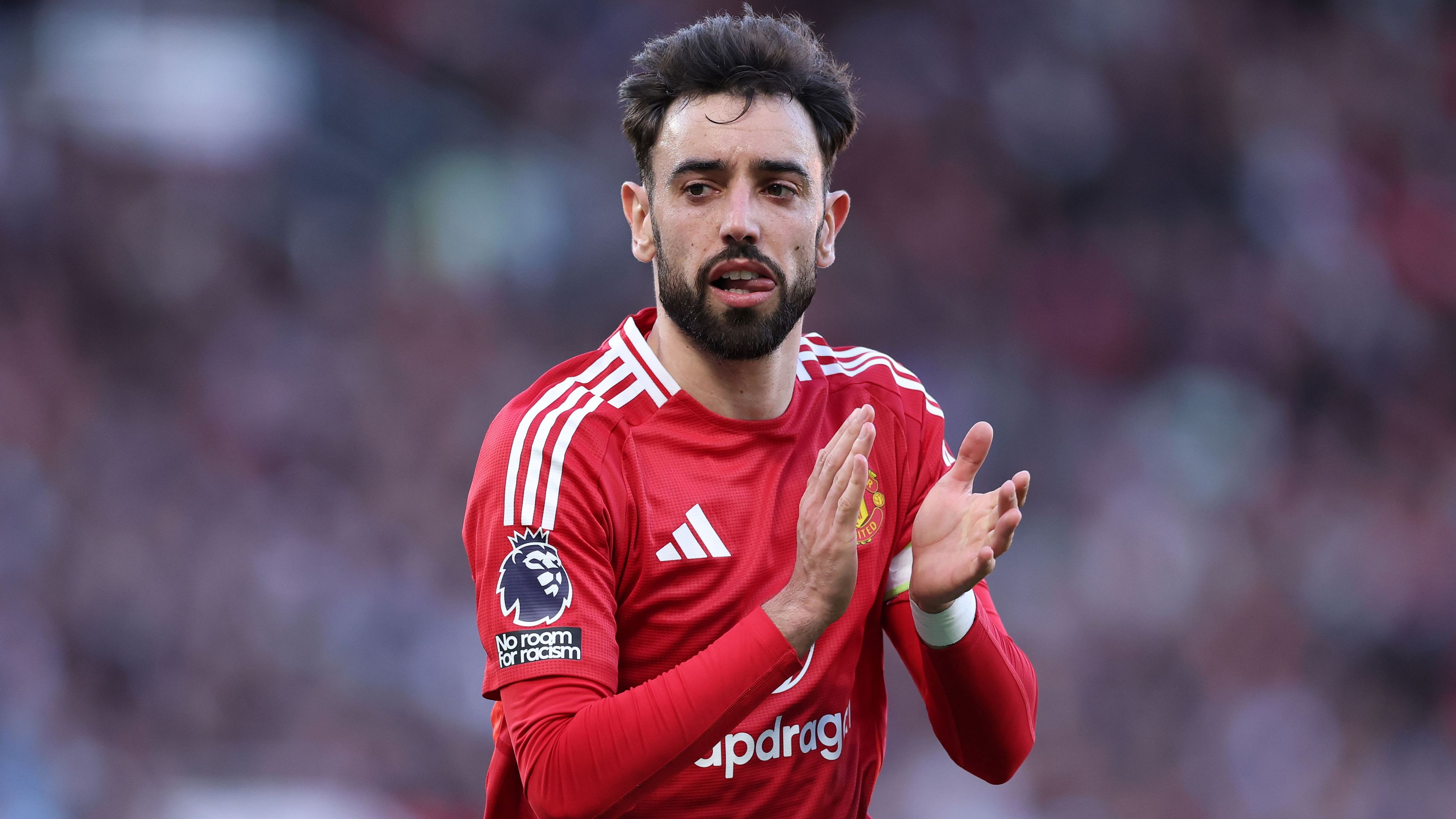 Bruno Fernandes is a man of the people! Man Utd captain takes club employee made redundant by Sir Jim Ratcliffe out on lunch date | Goal.com UK