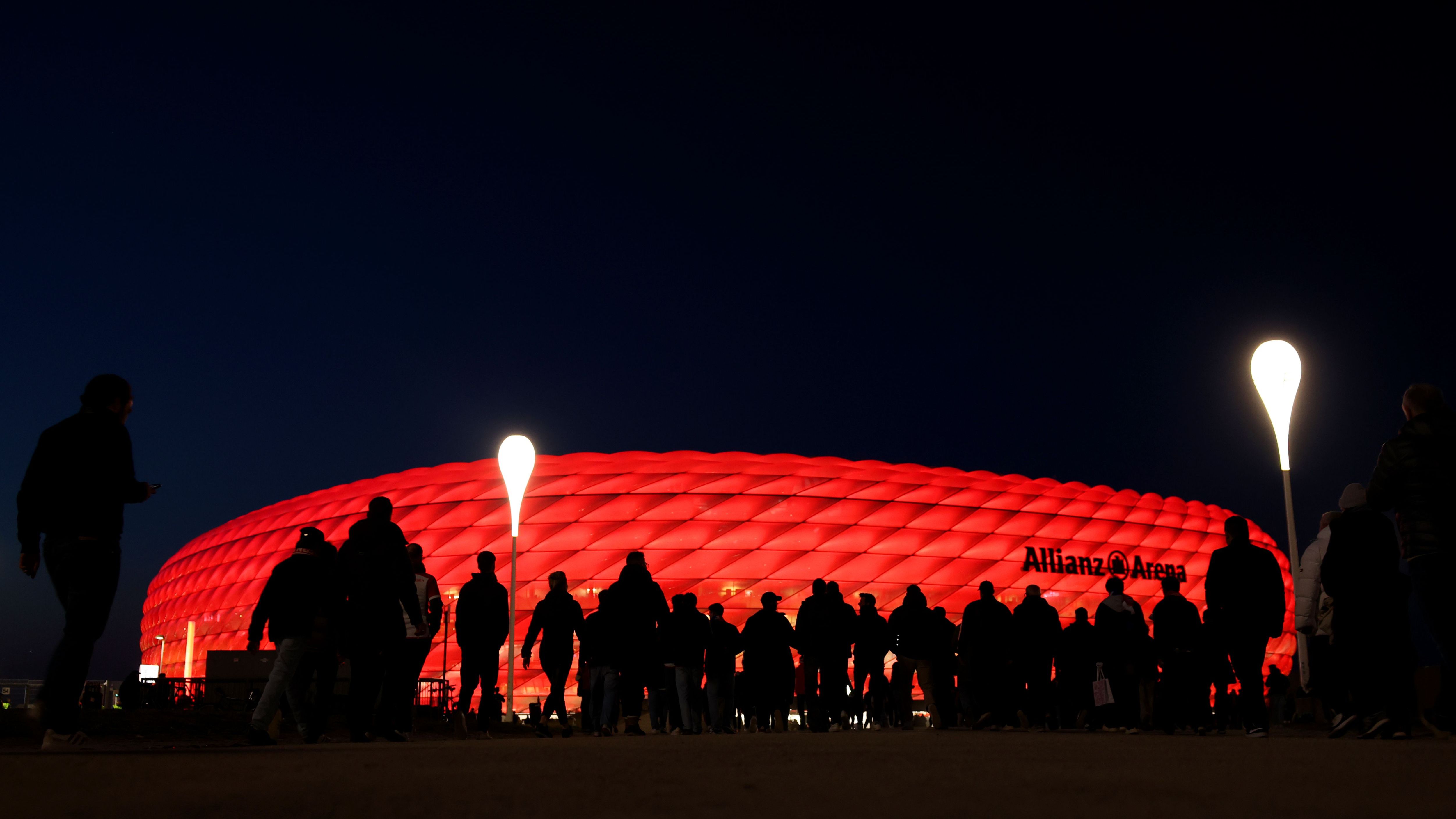FC Bayern München v FC Internazionale Milano - UEFA Champions League 2024/25 Quarter Final First Leg