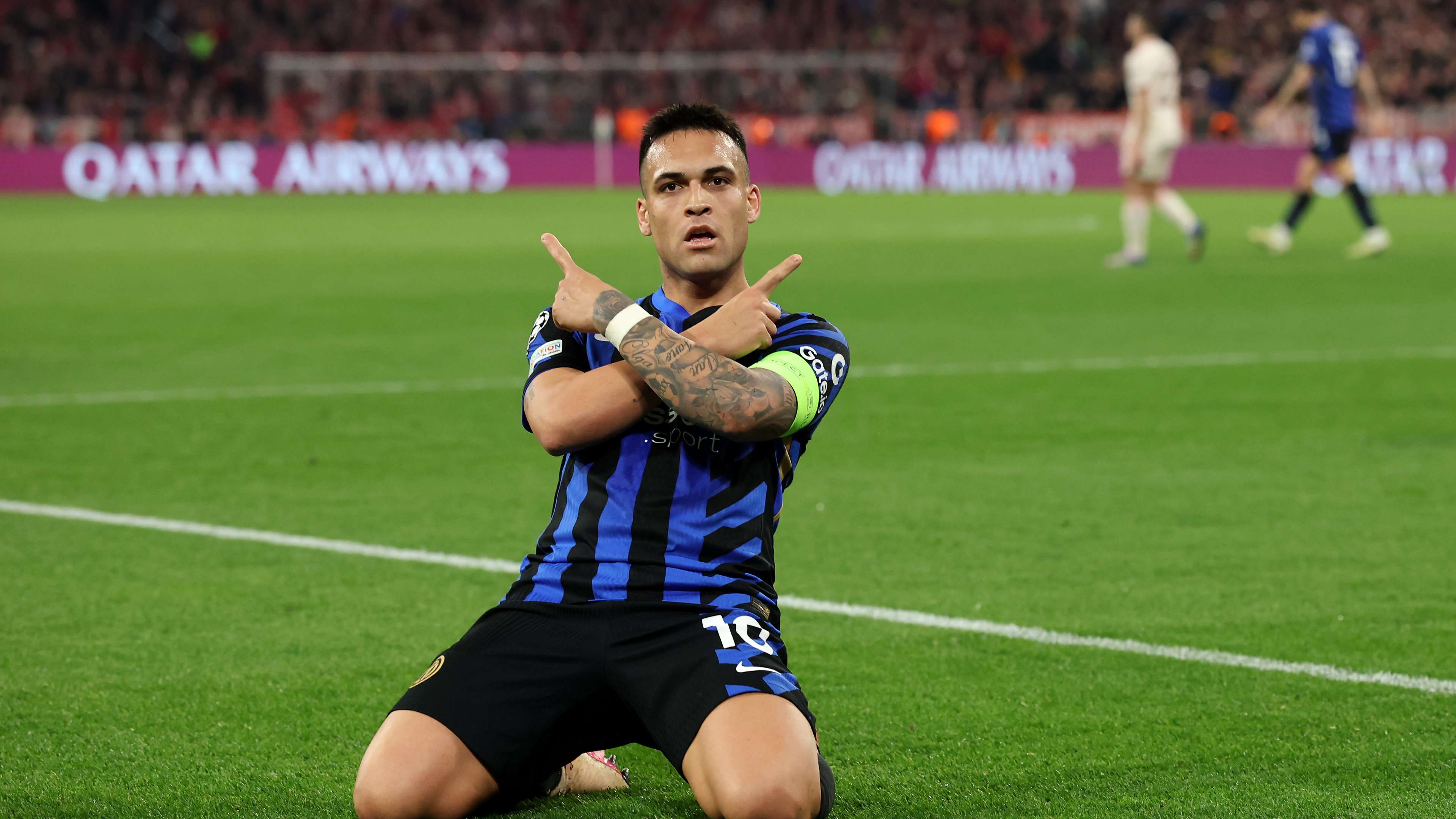 FC Bayern München v FC Internazionale Milano - UEFA Champions League 2024/25 Quarter Final First Leg