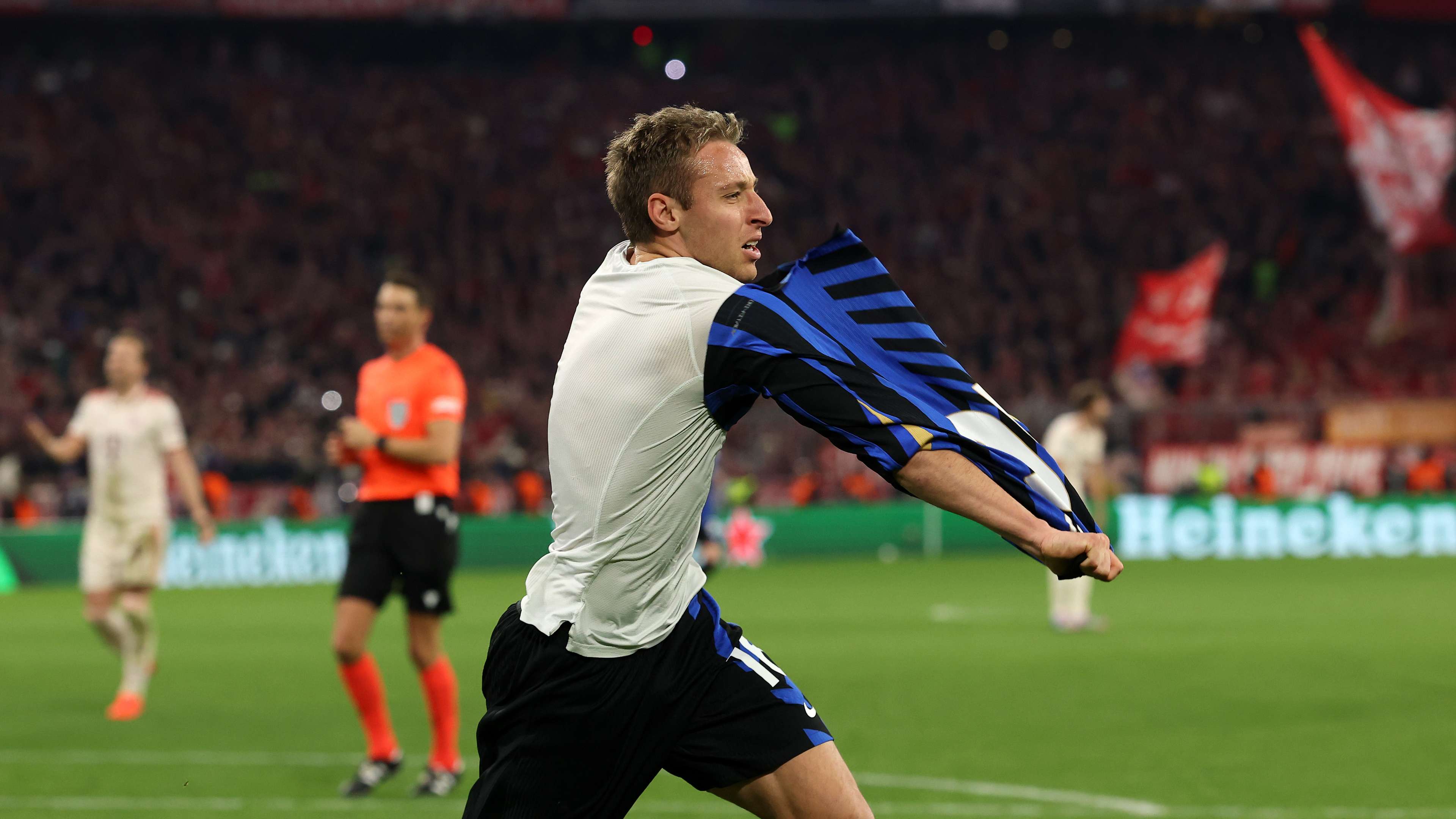 FC Bayern München v FC Internazionale Milano - UEFA Champions League 2024/25 Quarter Final First Leg