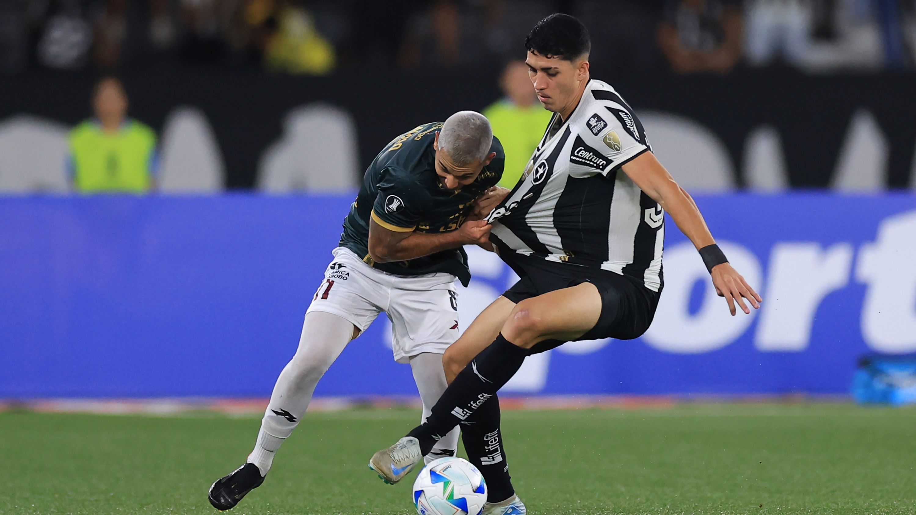 Botafogo v Carabobo - Copa CONMEBOL Libertadores 2025