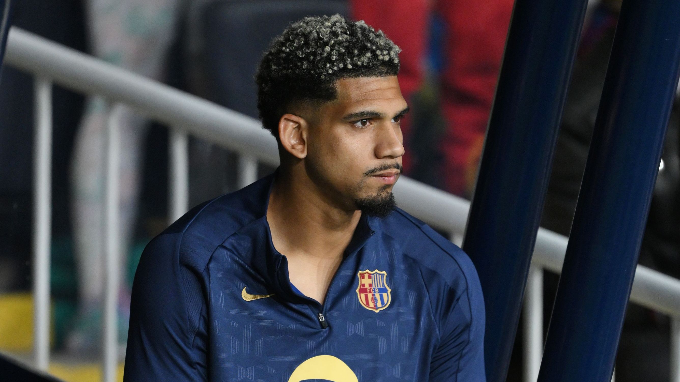 Ronald Araujo forced to take action after being targeted by barrage of abuse from Barcelona fans as defender is scapegoated for dramatic Champions League exit to Inter | Goal.com UK