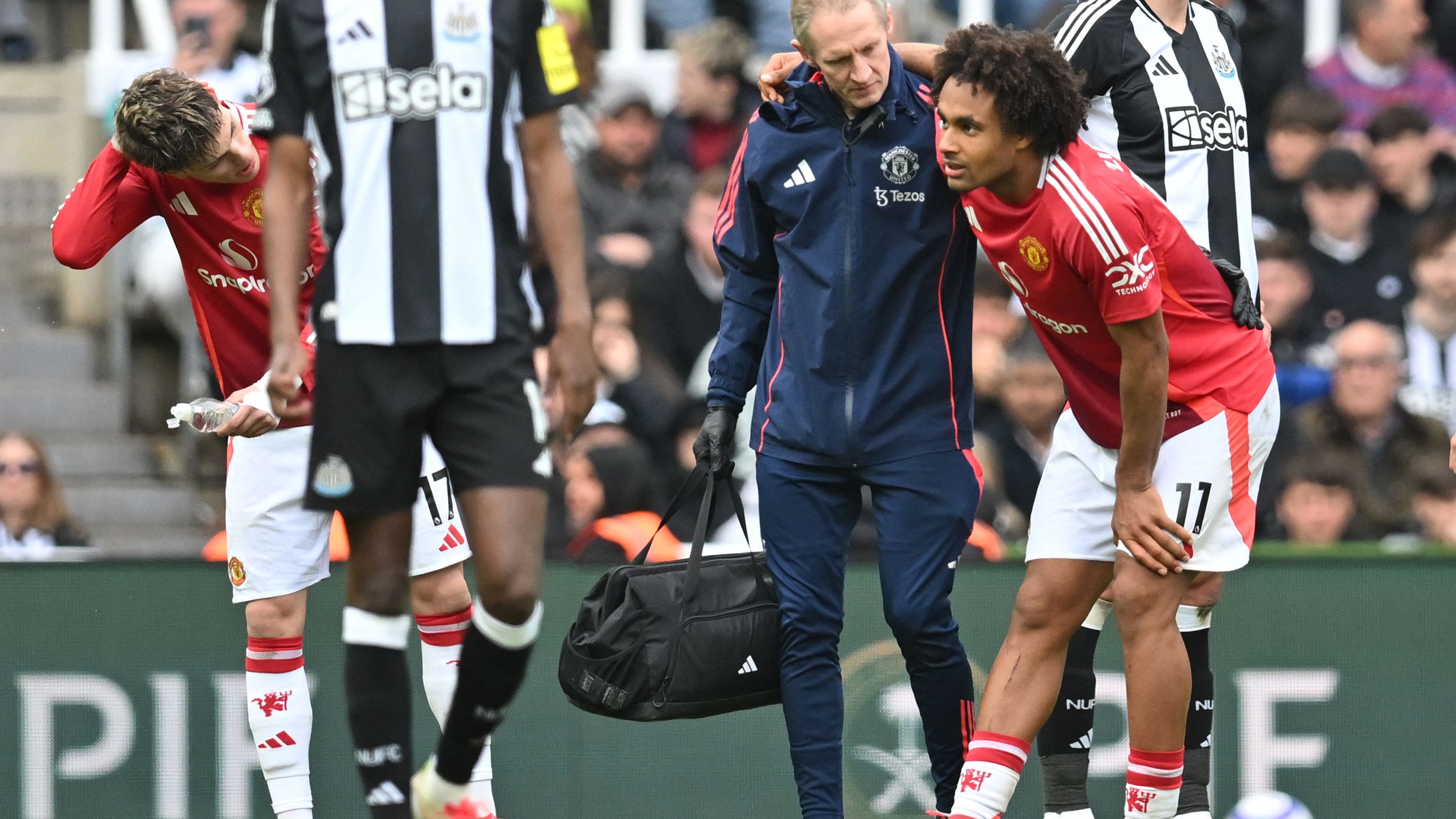 FBL-ENG-PR-NEWCASTLE-MAN UNITED