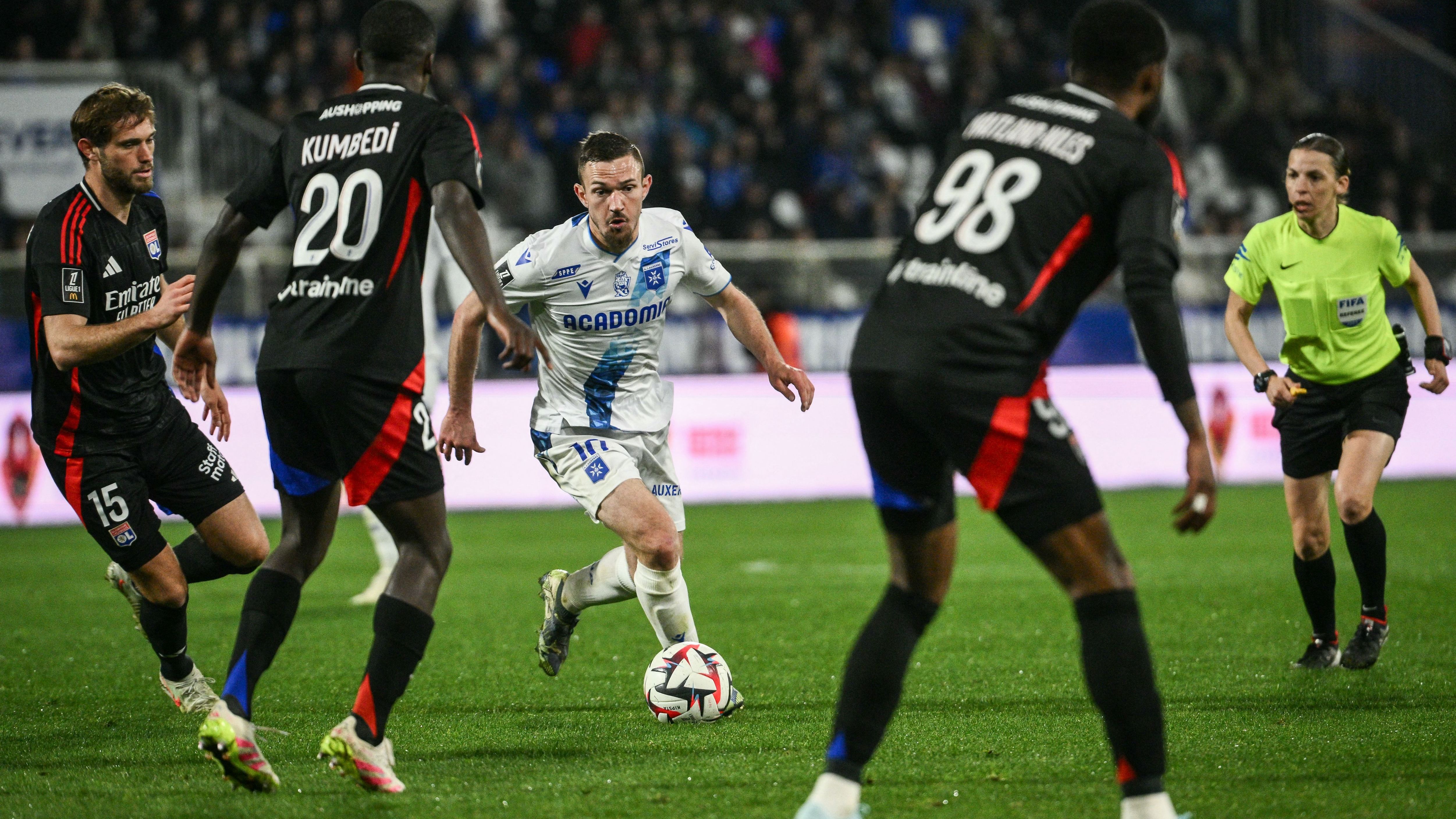 FBL-FRA-LIGUE1-AUXERRE-LYON