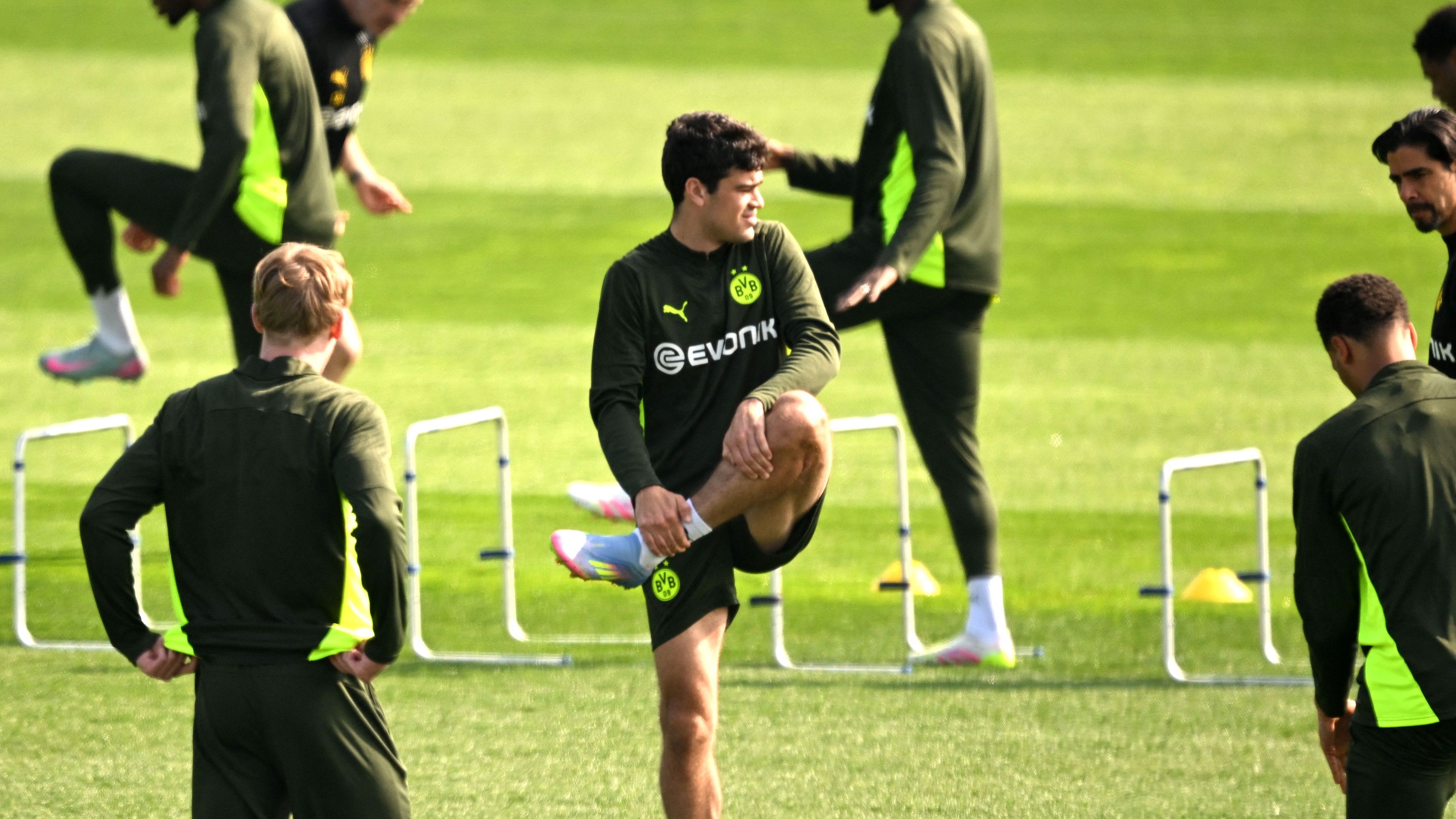 FBL-EUR-C1-DORTMUND-TRAINING