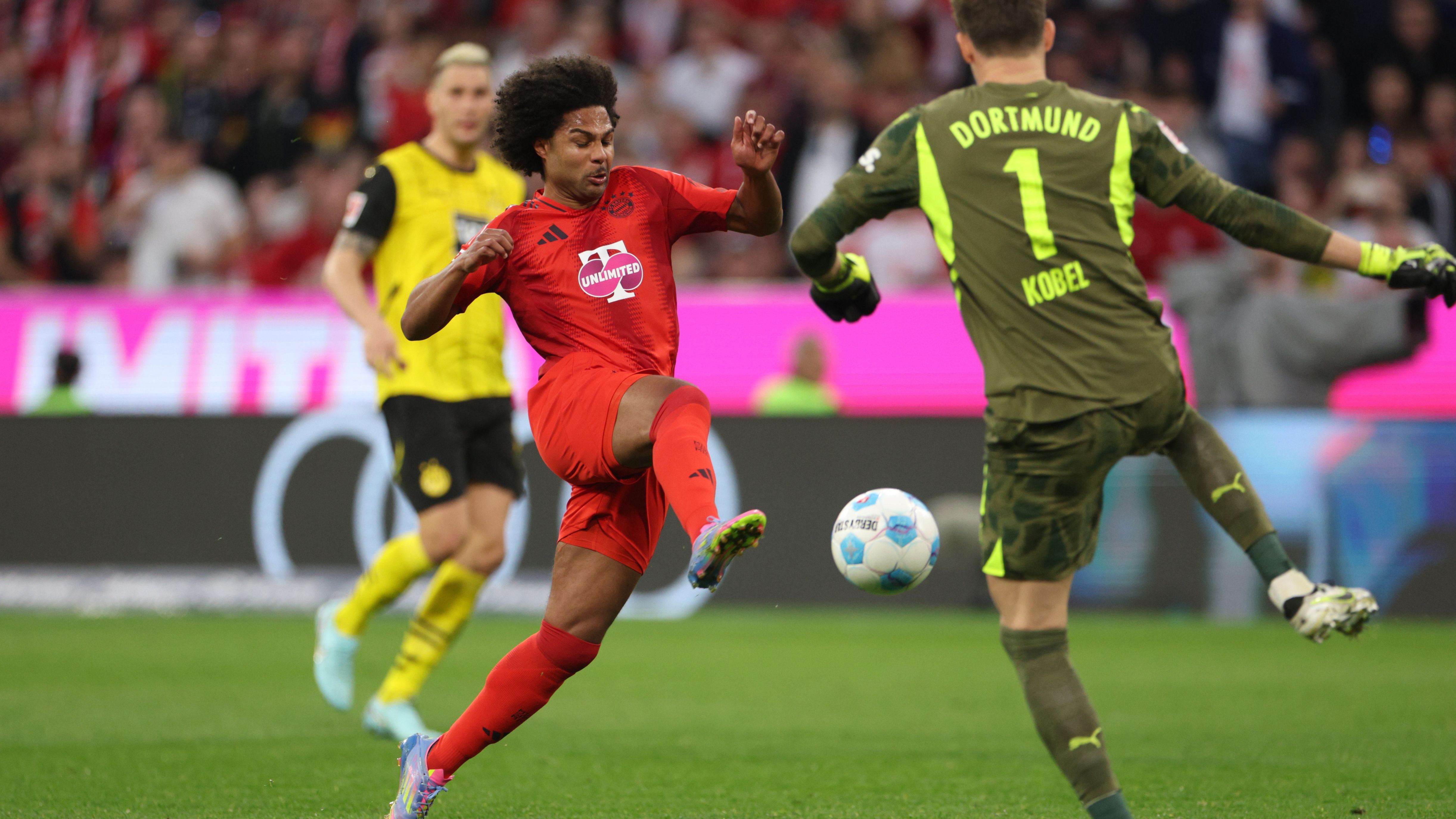 FC Bayern München v Borussia Dortmund - Bundesliga