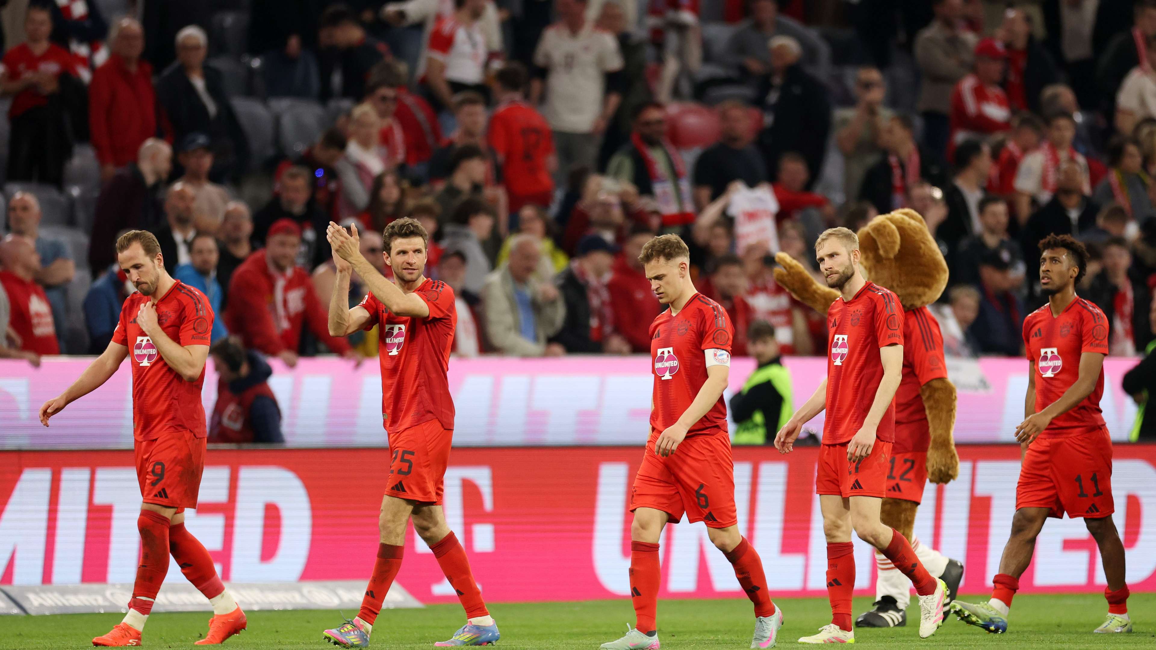 FC Bayern München v Borussia Dortmund - Bundesliga