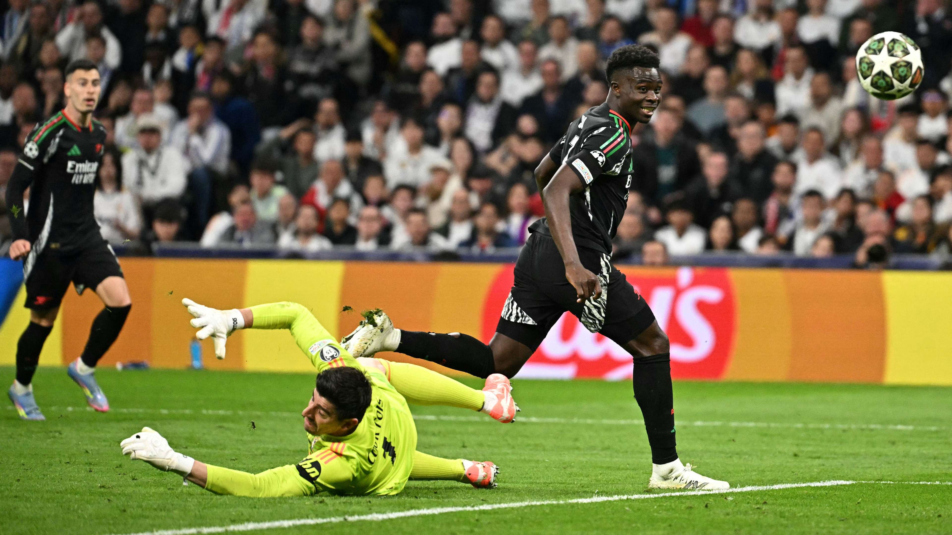 TOPSHOT-FBL-EUR-C1-REAL MADRID-ARSENAL