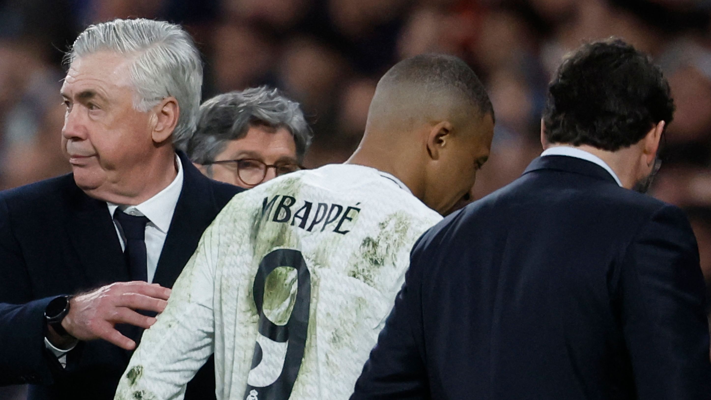 TOPSHOT-FBL-EUR-C1-REAL MADRID-ARSENAL