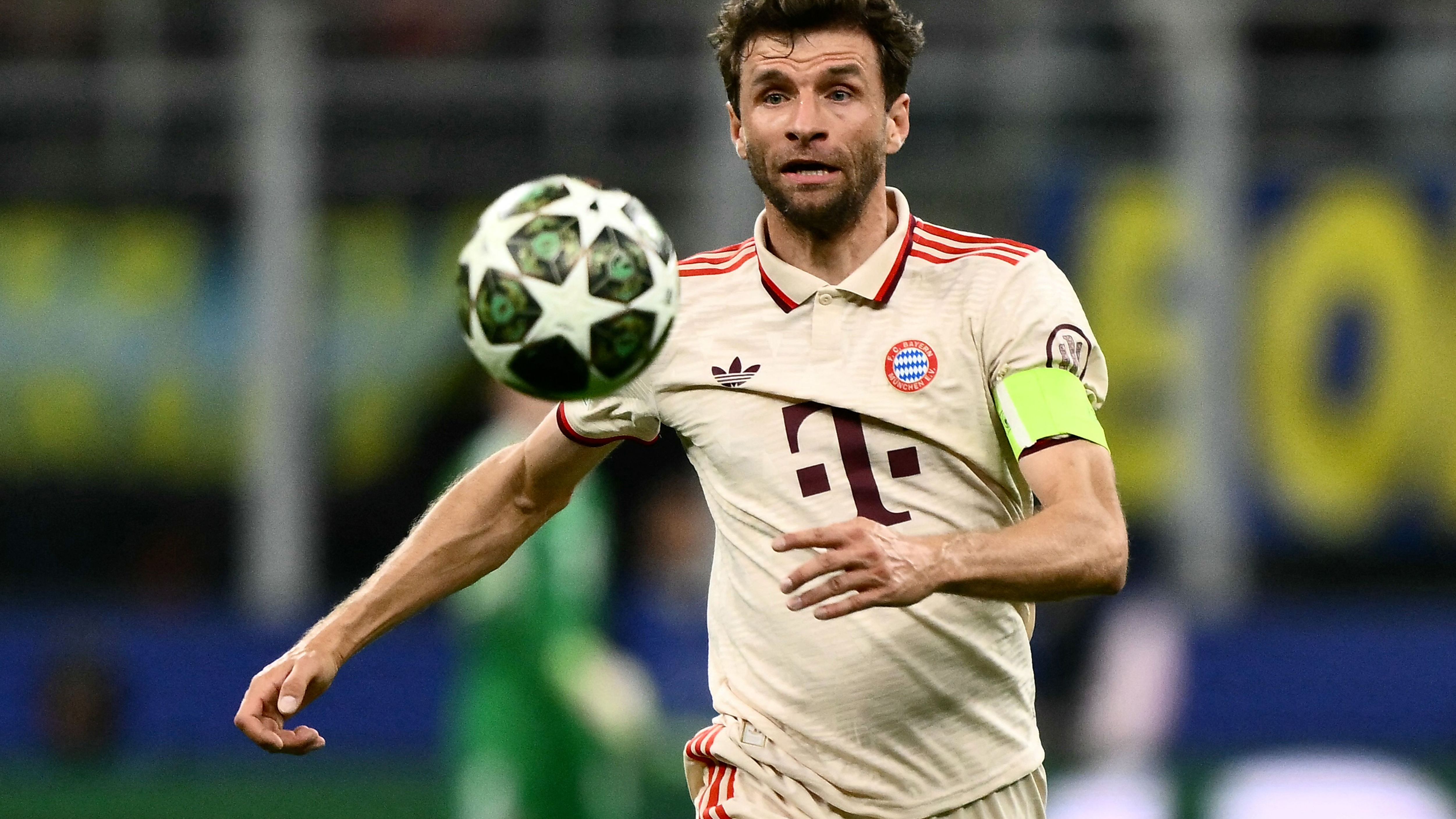 Für sechsstellige Summe: Baut der FC Bayern Thomas Müller eine goldene Transfer-Brücke?