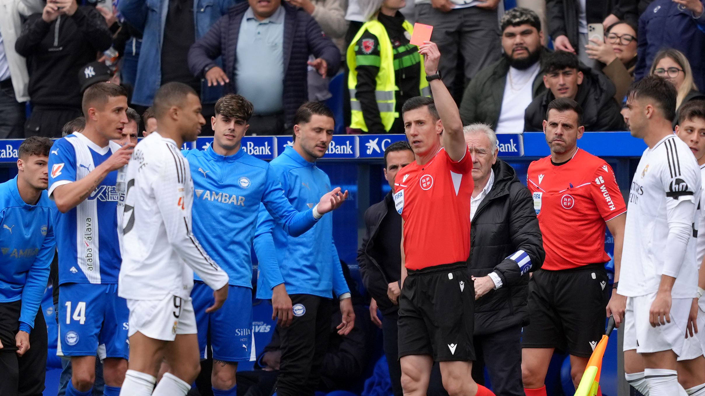 Deportivo Alaves v Real Madrid CF - La Liga EA Sports