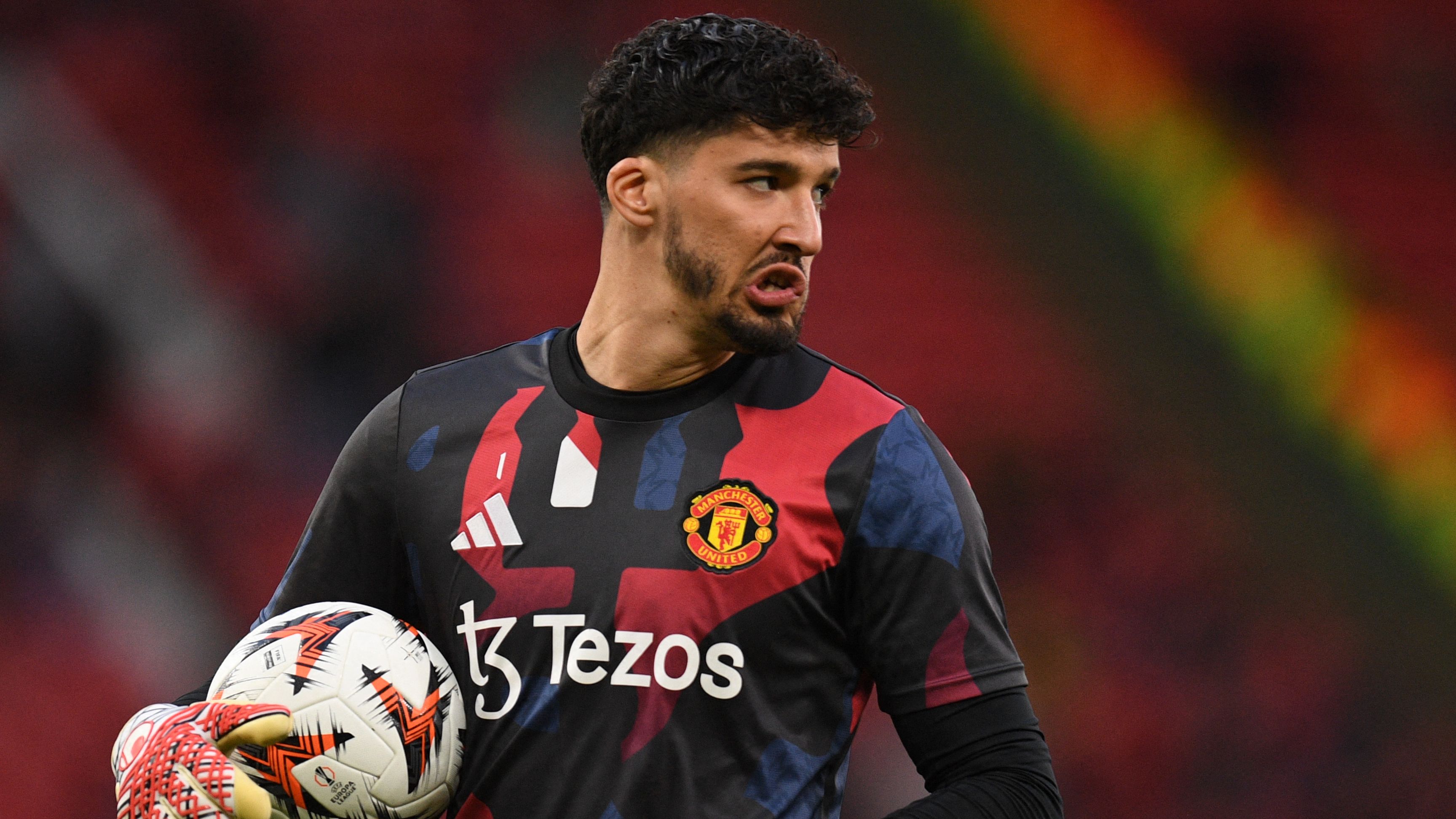 'Definitely captained Jarrod Bowen on FPL!' - Man Utd keeper Altay Bayindir accused of celebrating West Ham goal during defeat to Hammers | Goal.com UK