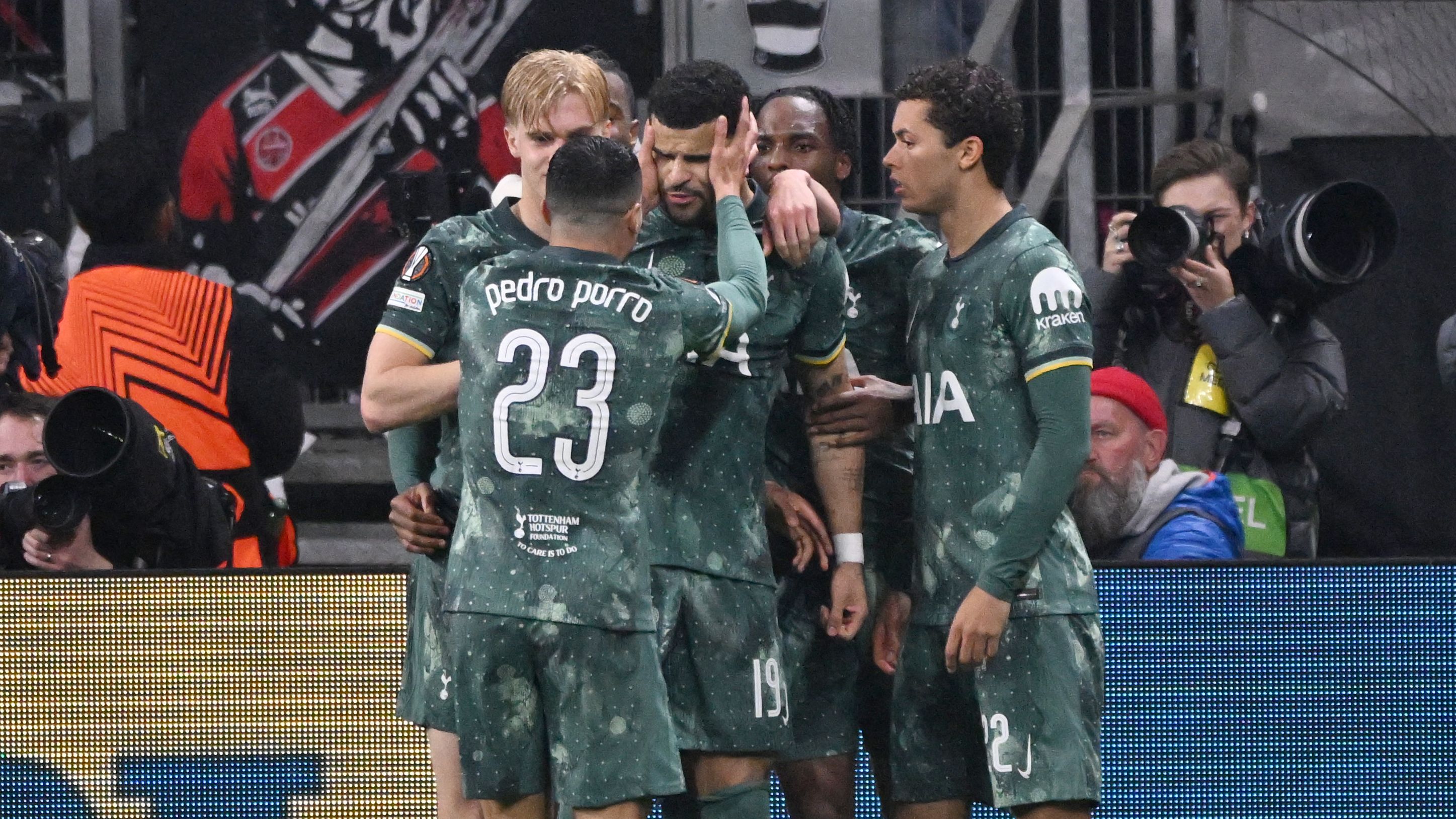 FBL-EUR-C3-FRANKFURT-TOTTENHAM