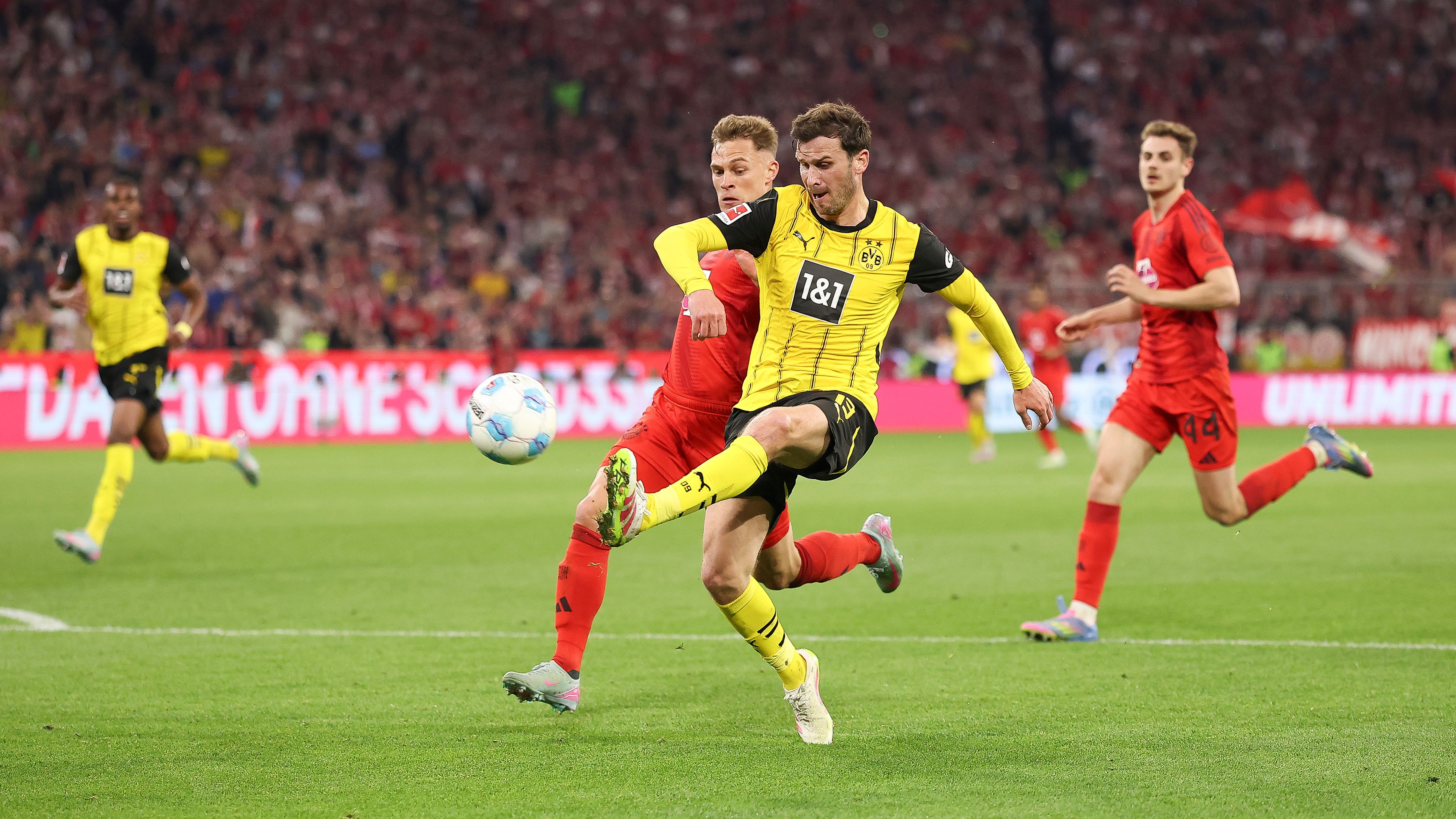 FC Bayern München v Borussia Dortmund - Bundesliga