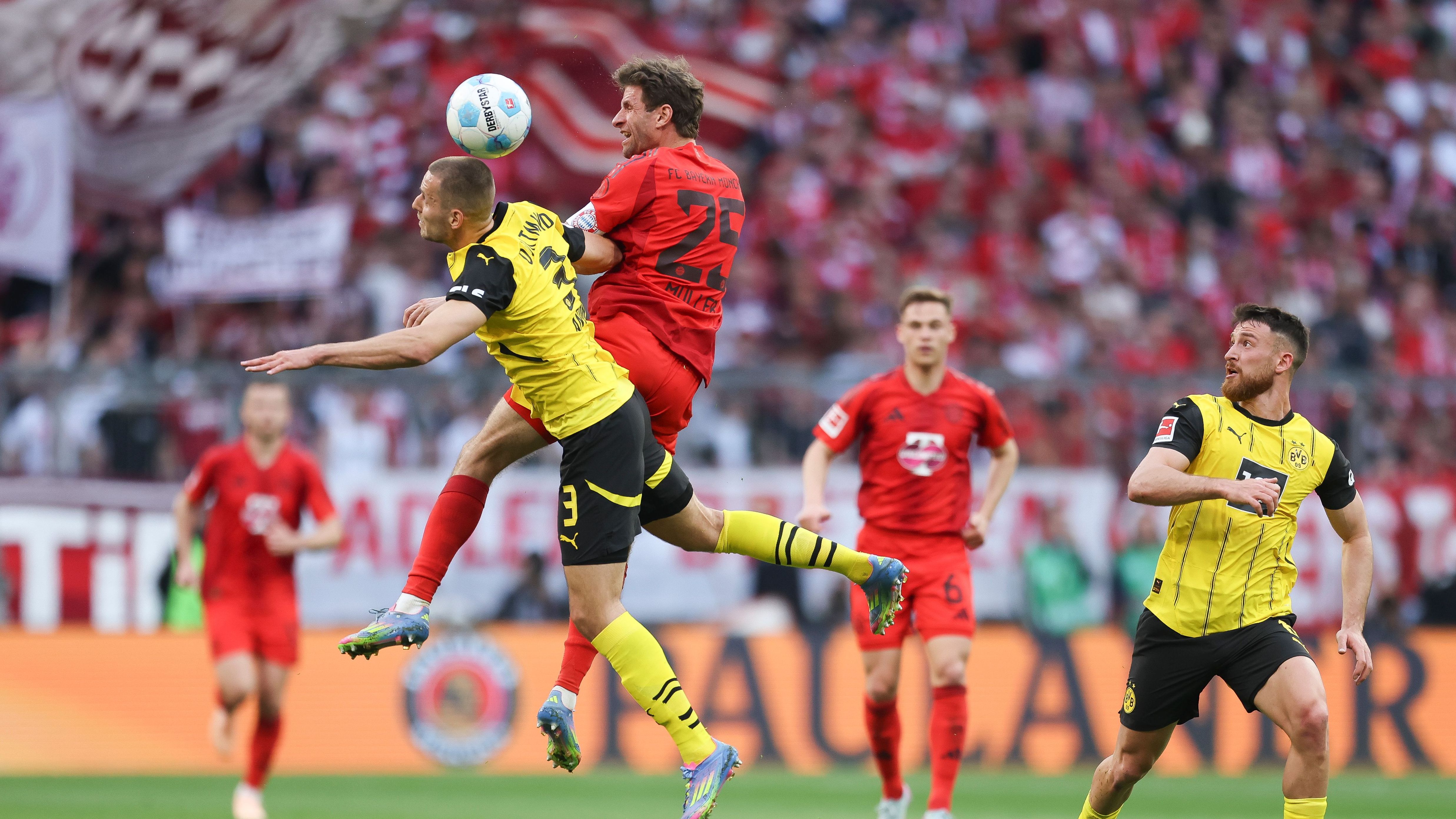 FC Bayern München v Borussia Dortmund - Bundesliga