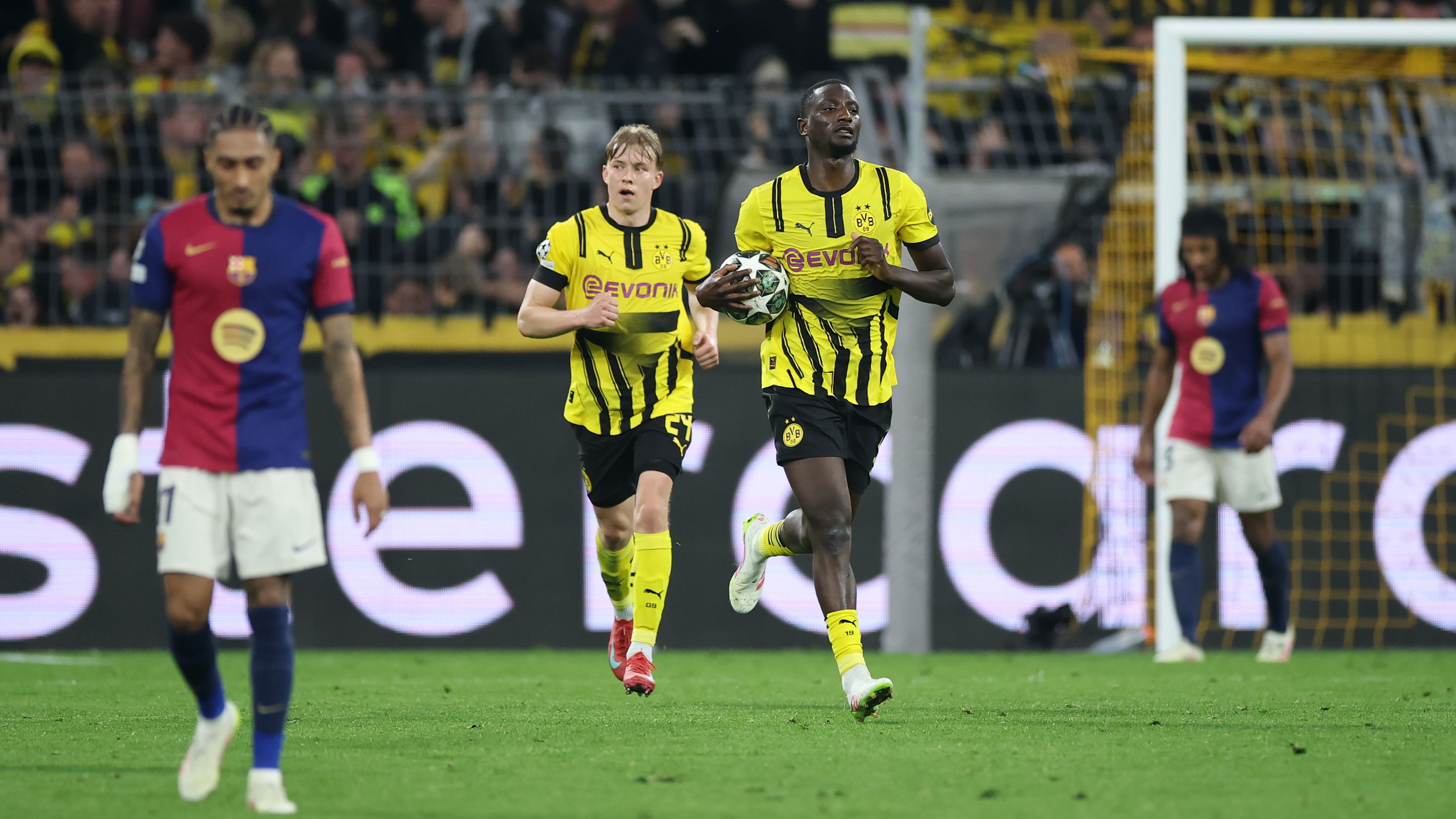 Borussia Dortmund v FC Barcelona - UEFA Champions League 2024/25 Quarter Final Second Leg