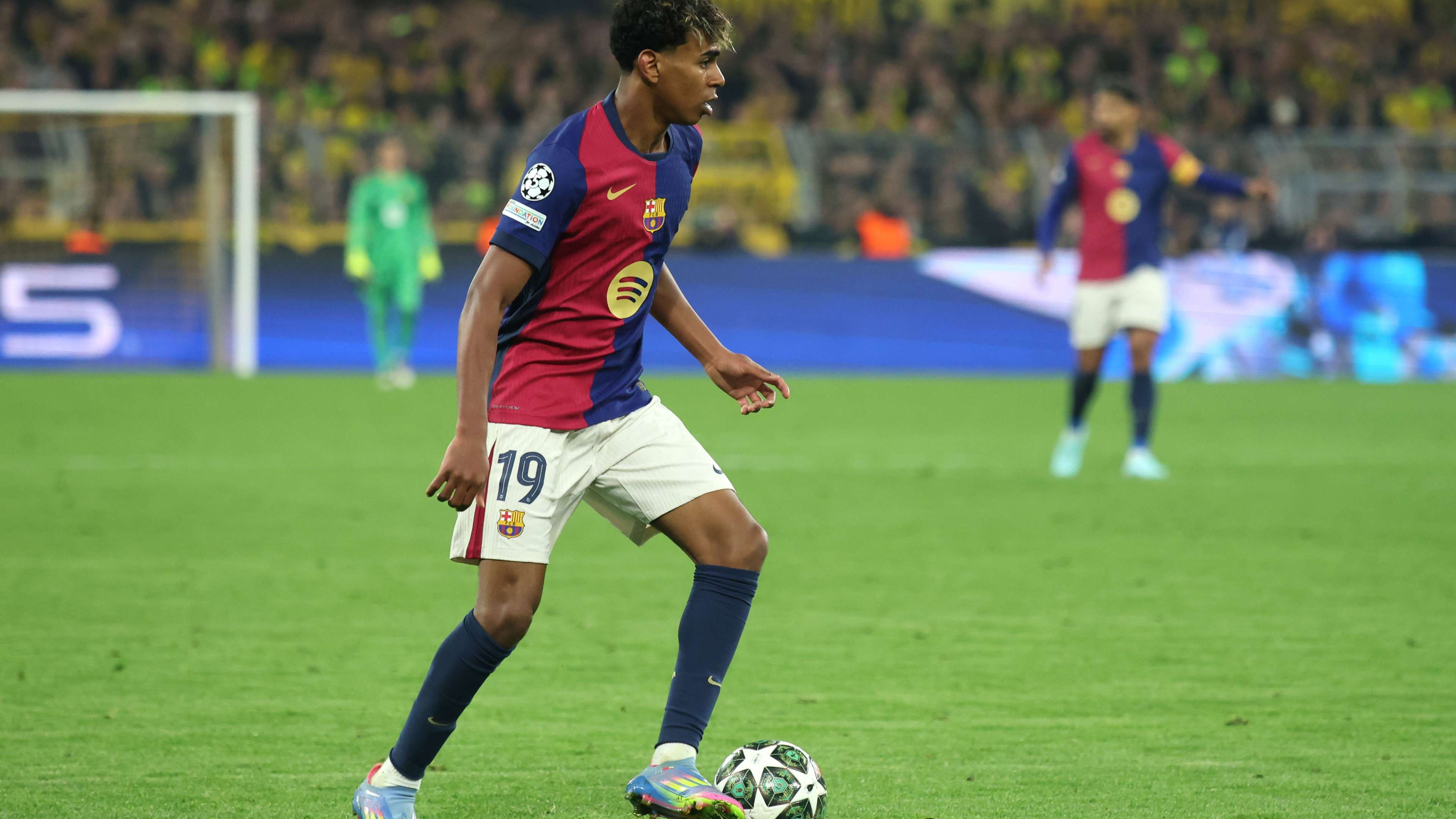 Borussia Dortmund v FC Barcelona - UEFA Champions League 2024/25 Quarter Final Second Leg