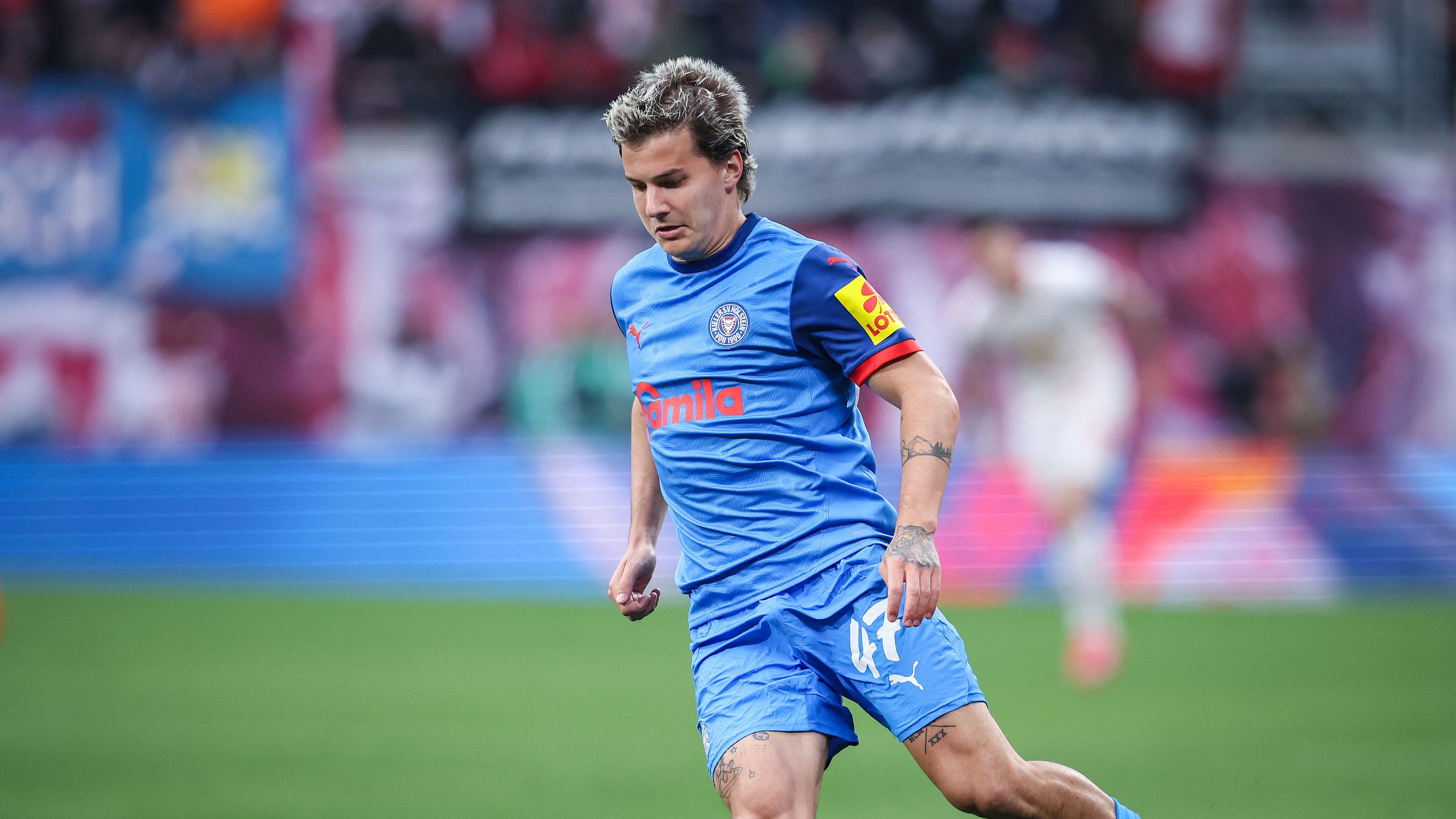 FBL-GER-BUNDESLIGA-LEIPZIG-KIEL