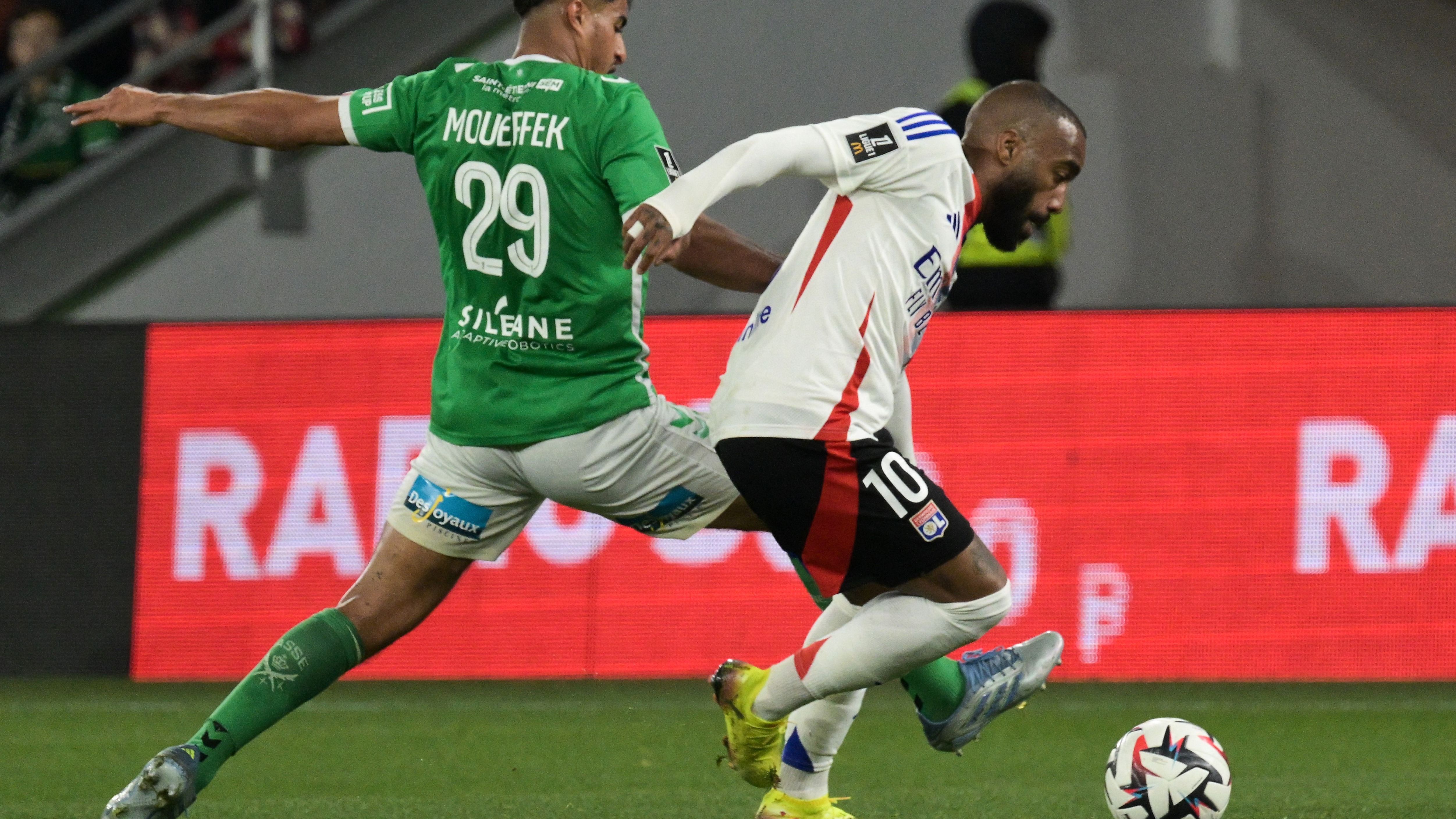 FBL-FRA-LIGUE1-SAINT-ETIENNE-LYON