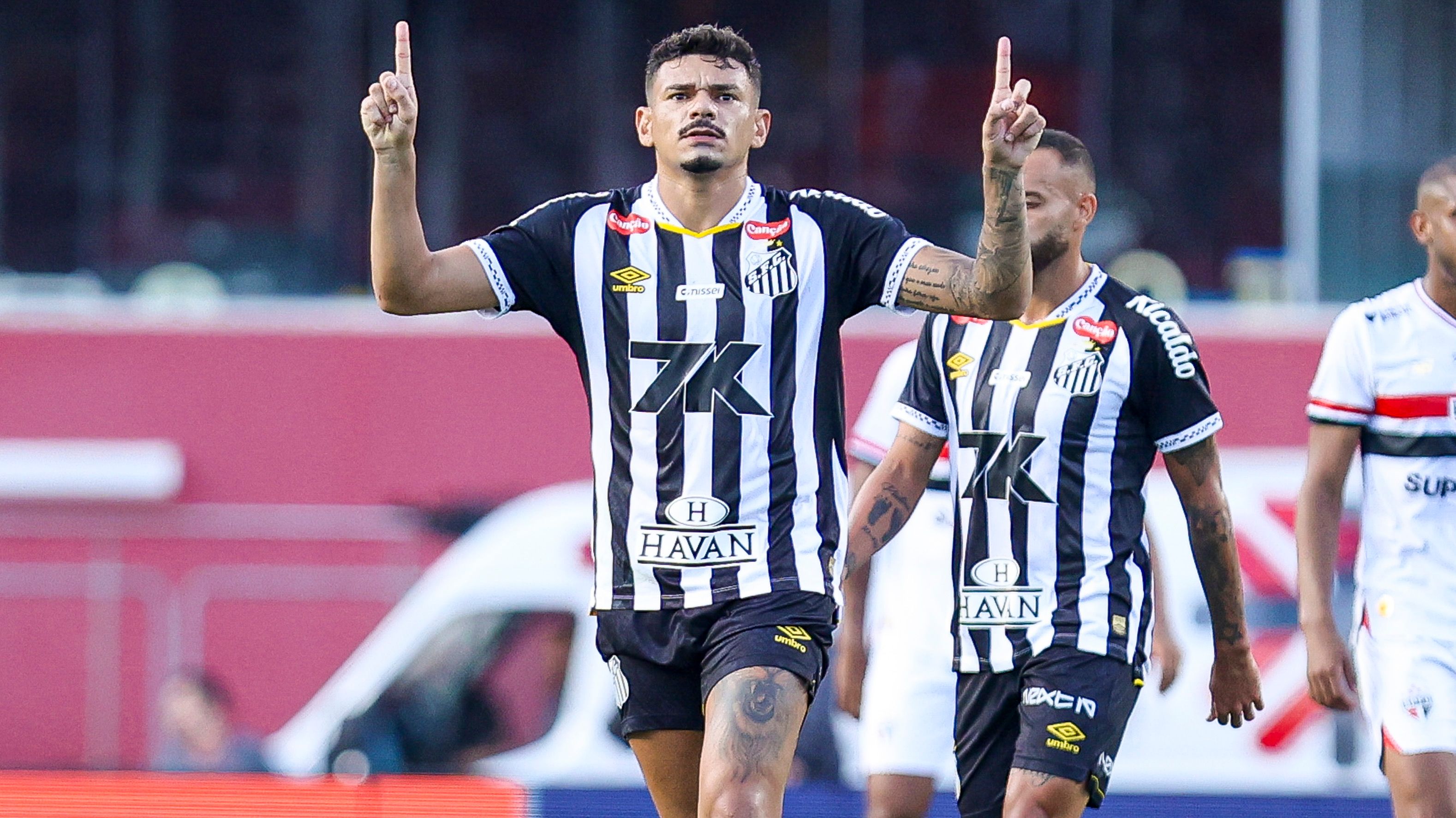 Sao Paulo v Santos - Brasileirao 2025